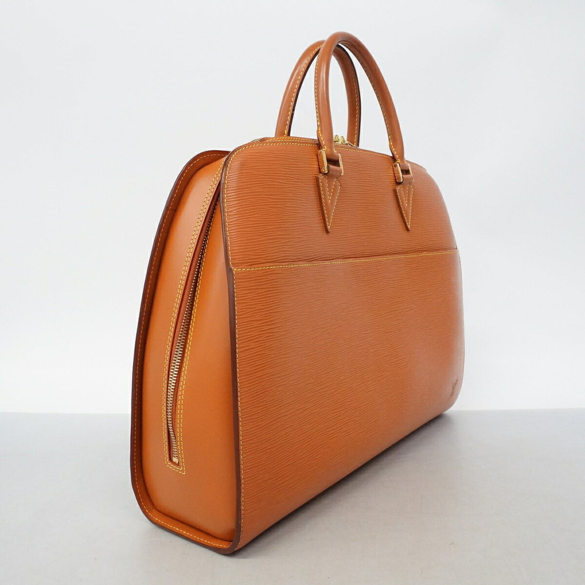Louis Vuitton Gold Cipango Handbag (Pre-Owned)