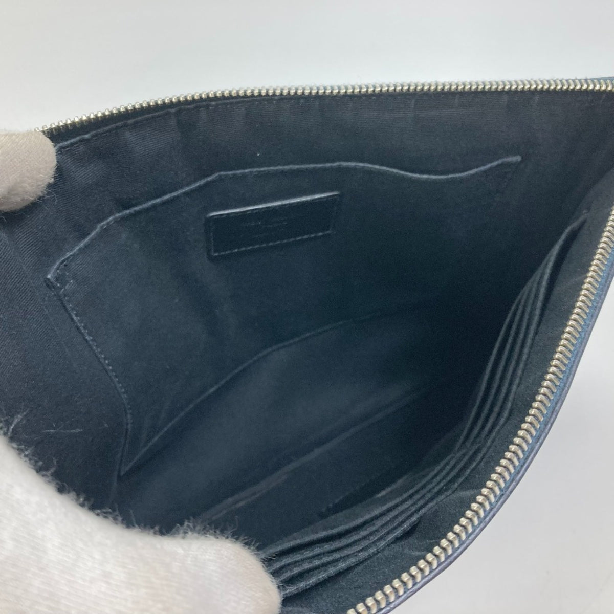 Saint Laurent Navy Leather Clutch Bag (Pre-Owned)