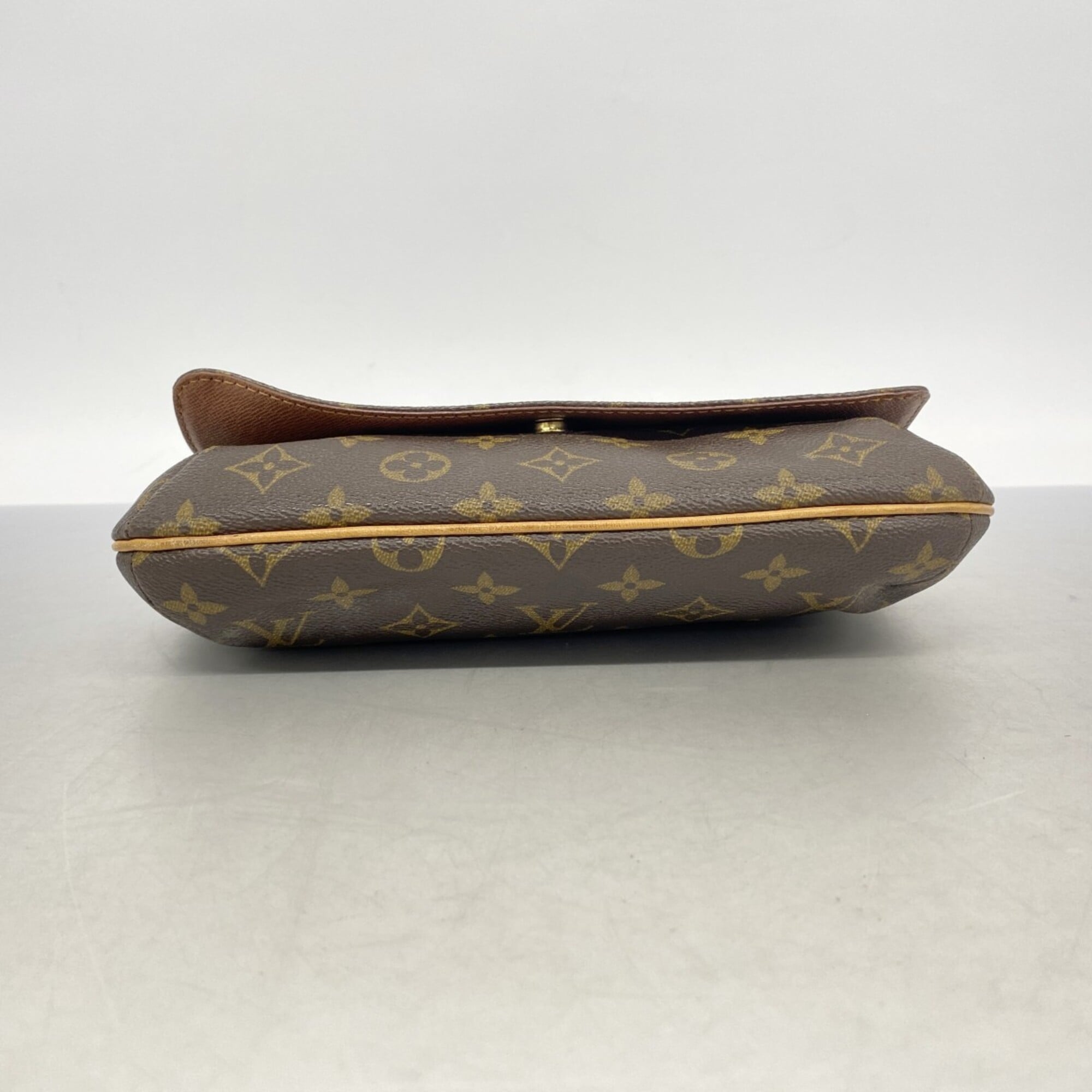 Louis Vuitton Brown Shoulder Bag (Pre-Owned)