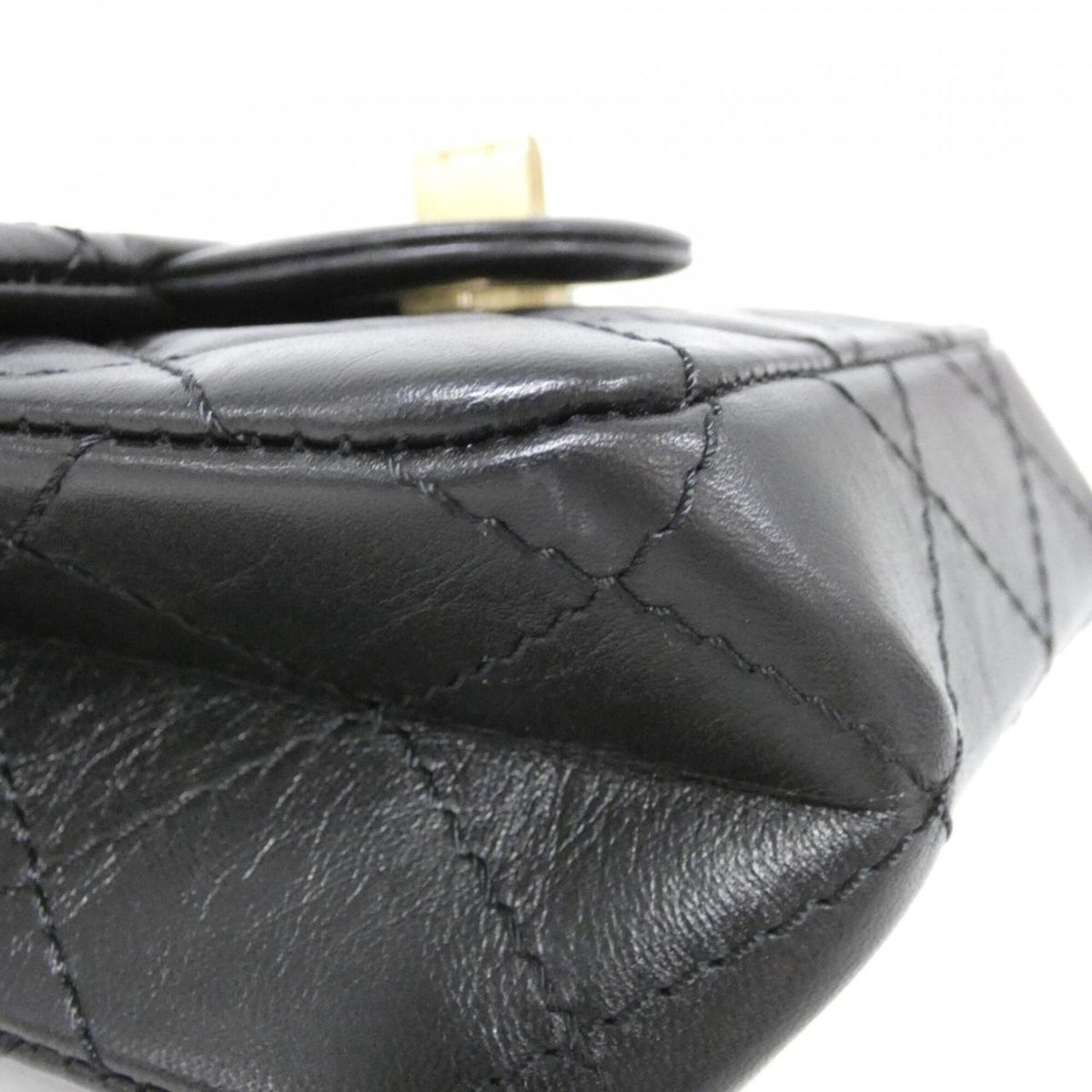Chanel Black Leather Shoulder Bag (Pre-Owned)