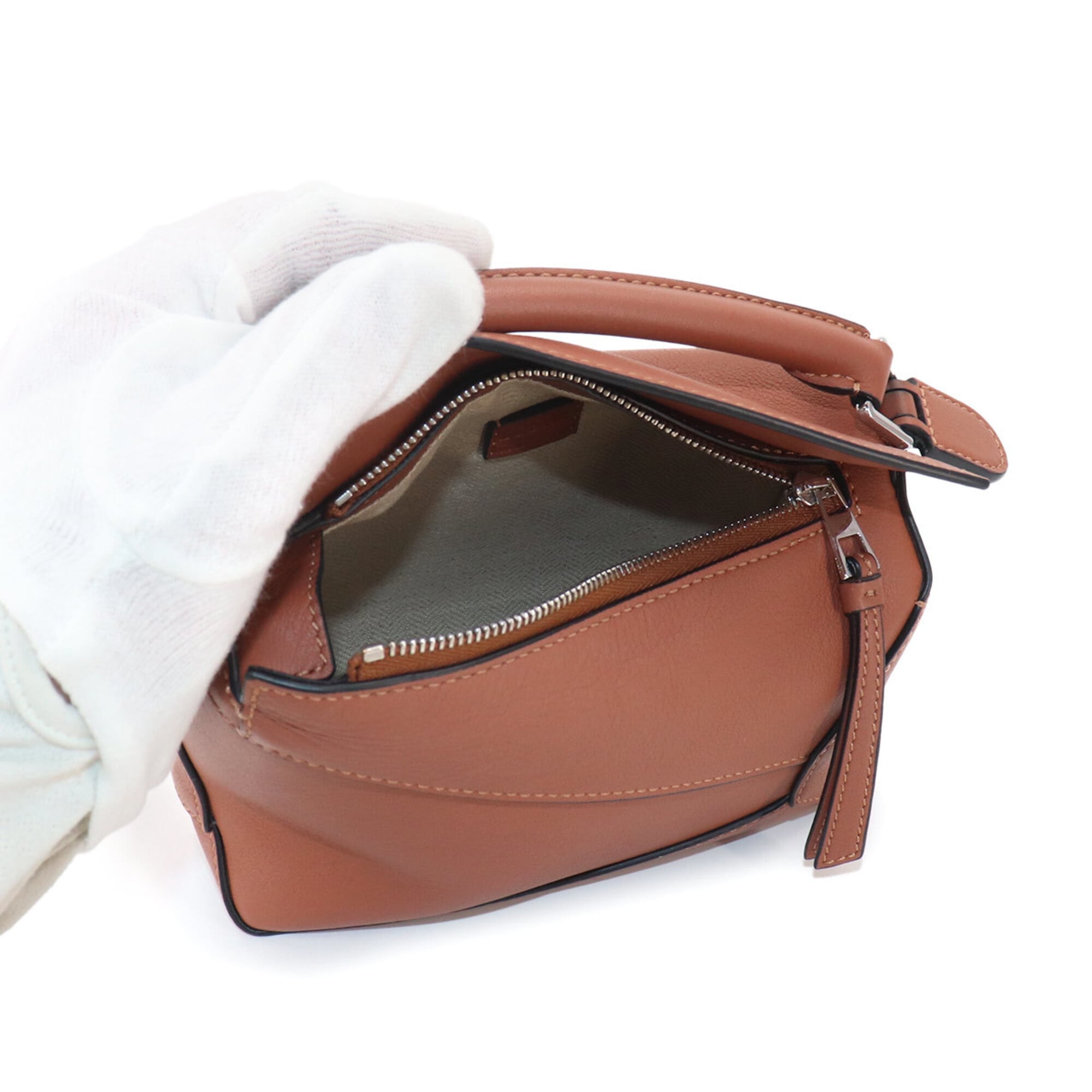 Loewe Puzzle Gold Leather Handbag (Pre-Owned)
