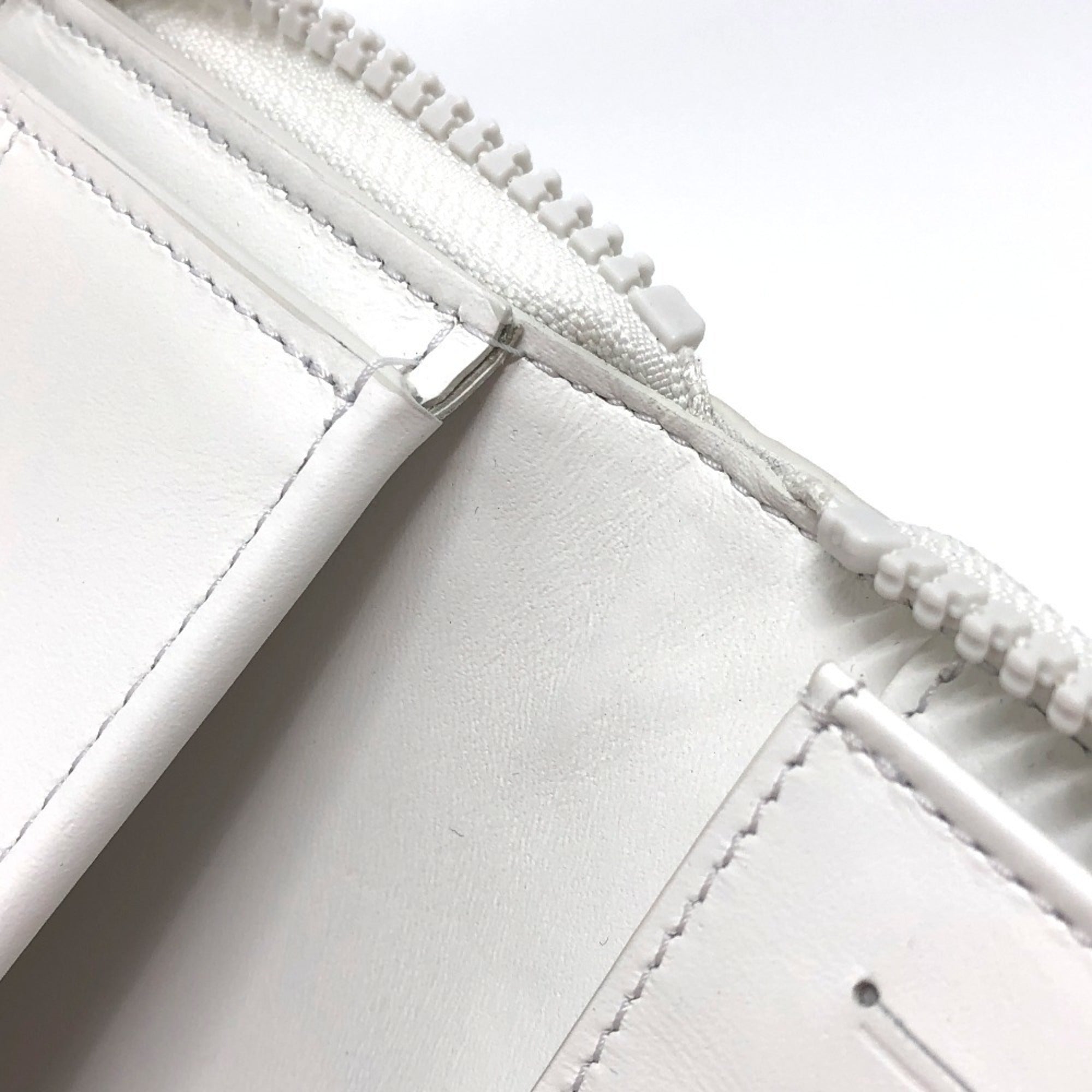 Louis Vuitton Monogram White Long Wallet (Bi-Fold) (Pre-Owned)