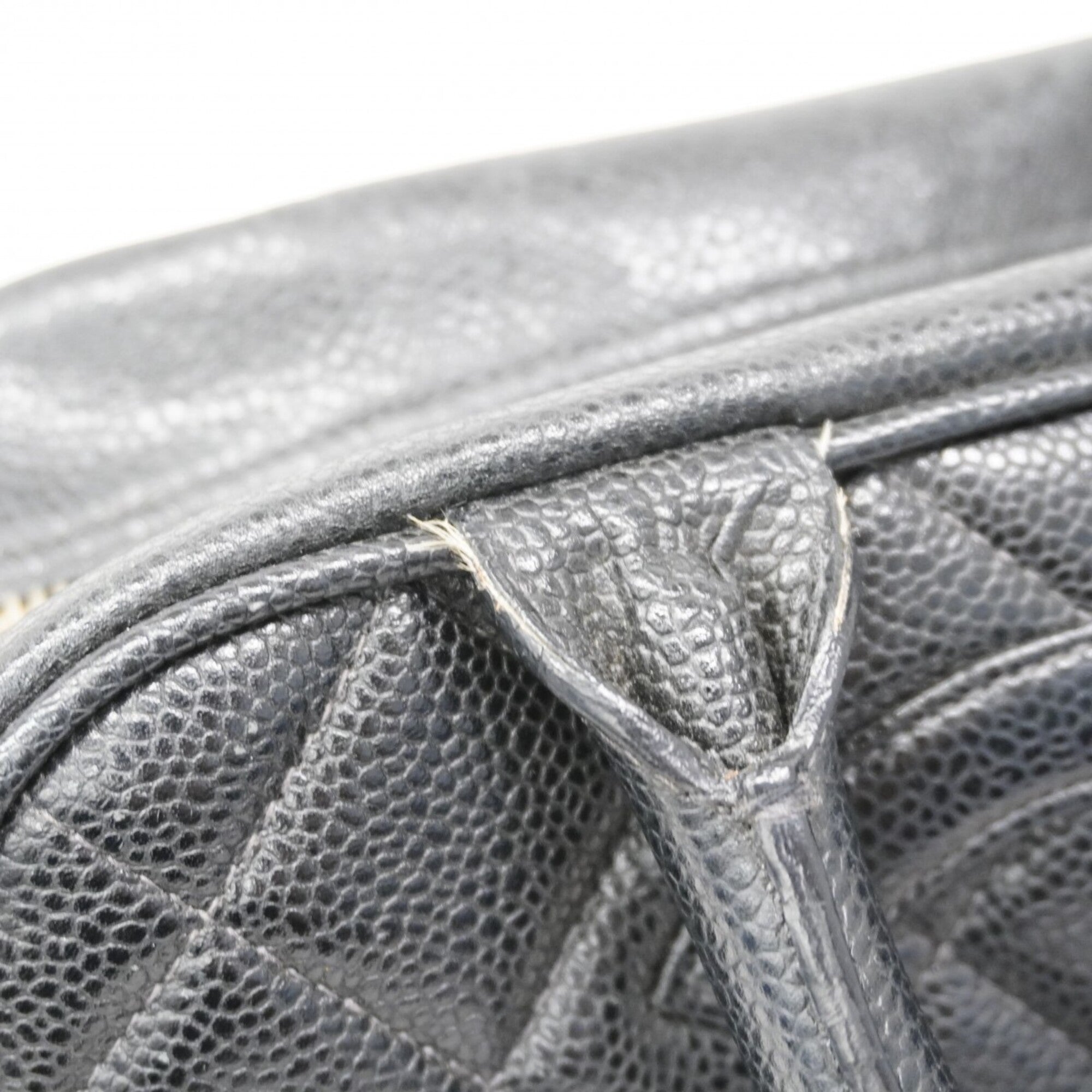 Chanel Black Grained Calfskin Handbag (Pre-Owned)