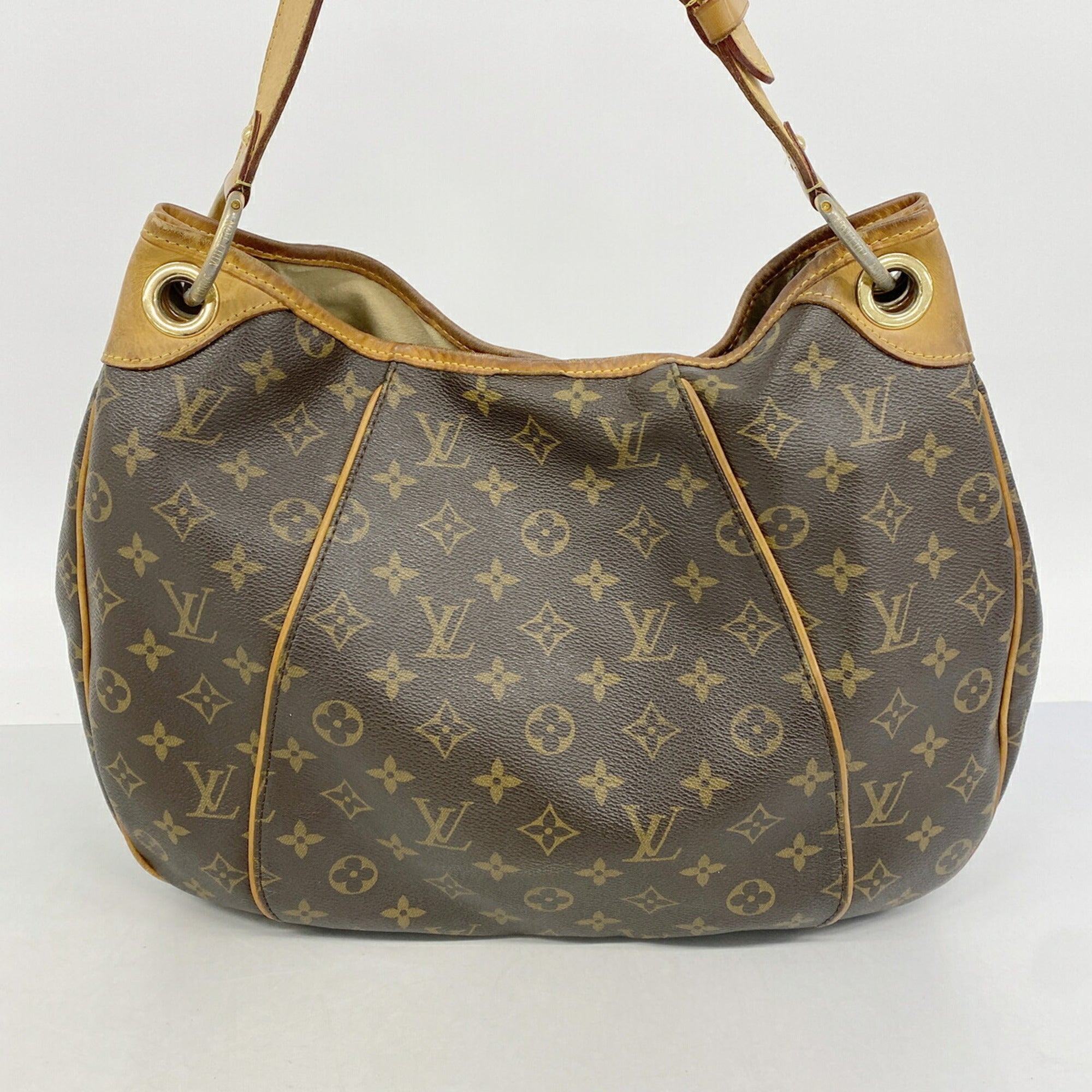 Louis Vuitton Brown Shoulder Bag (Pre-Owned)