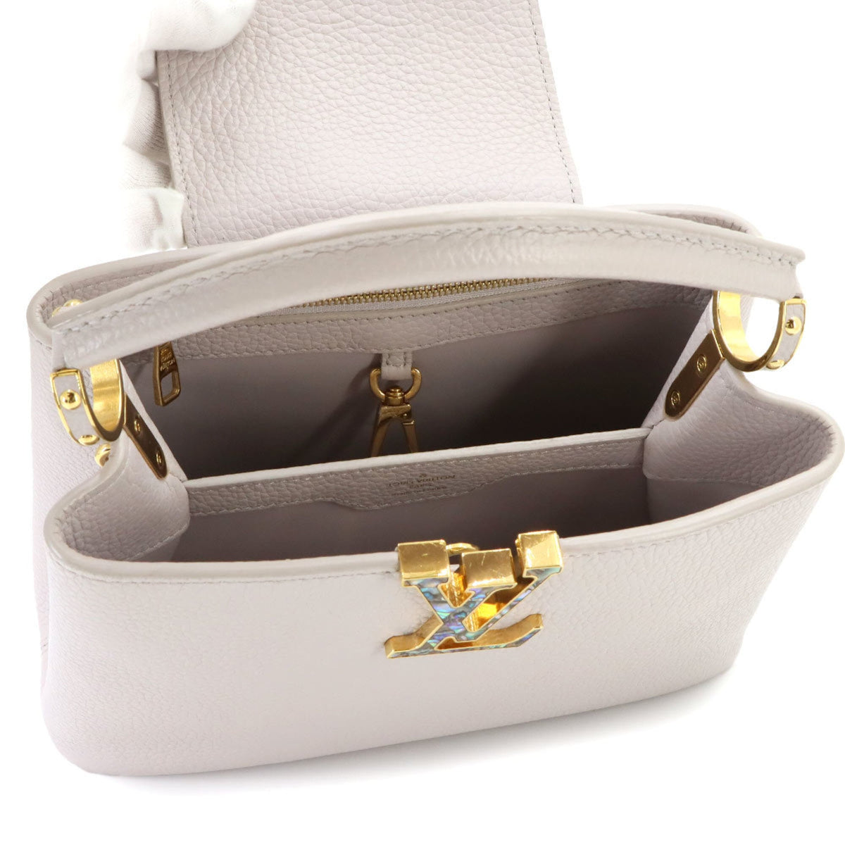 Louis Vuitton Capucines Leather Handbag (Pre-Owned)