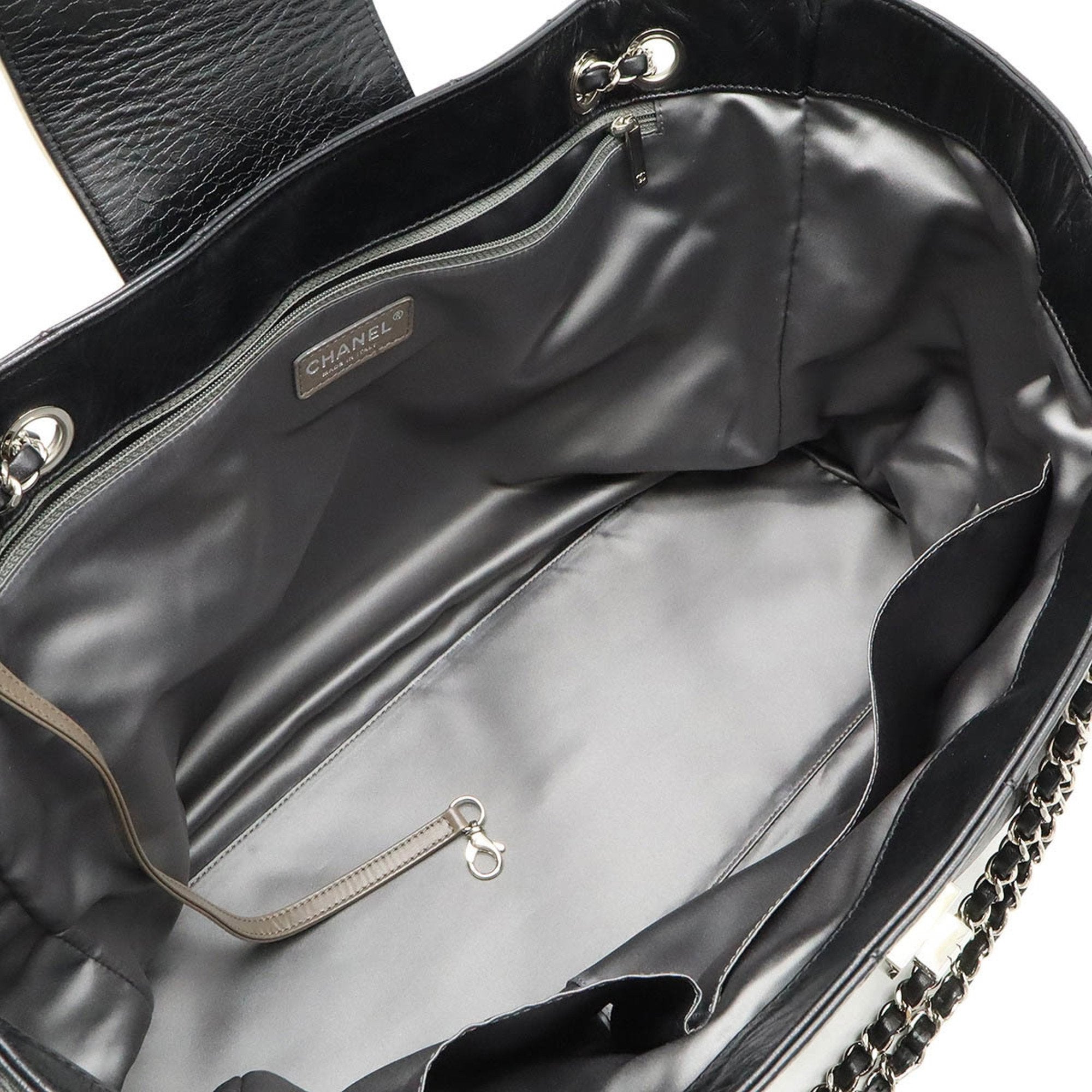 Chanel Black White Leather Tote Bag (Pre-Owned)