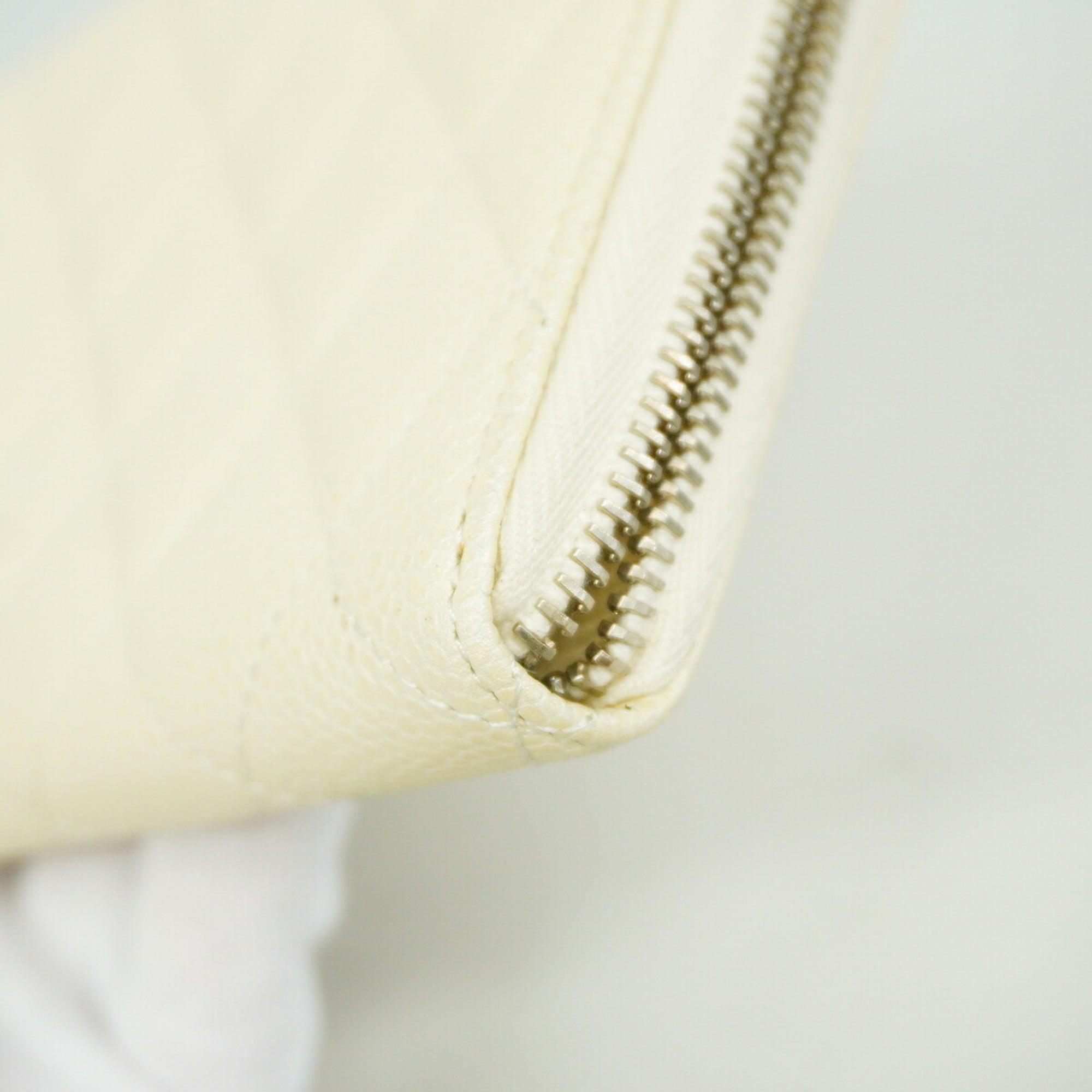 Chanel Ivory Grained Calfskin Long Wallet (Bi-Fold) (Pre-Owned)
