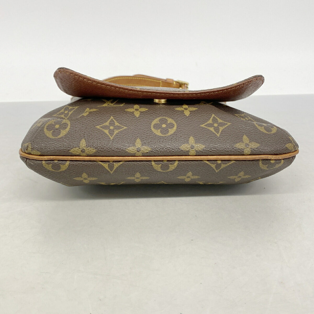 Louis Vuitton Brown Shoulder Bag (Pre-Owned)