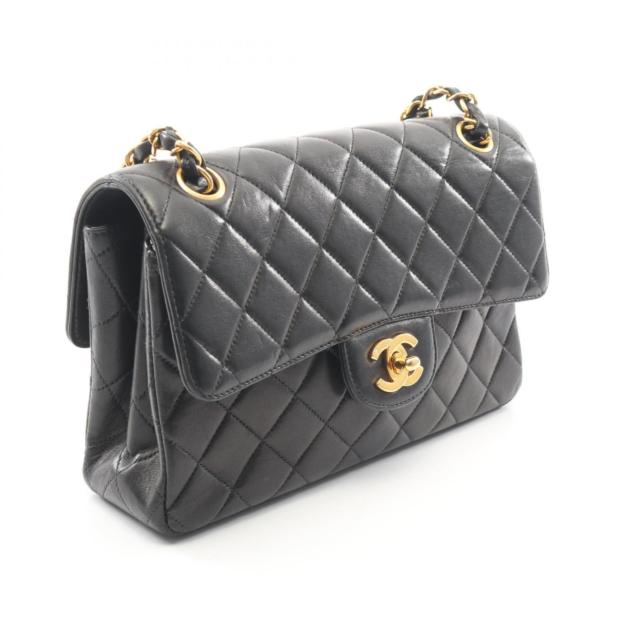 Chanel Matelasse Black Leather Handbag Shoulder Bag (Pre-Owned)