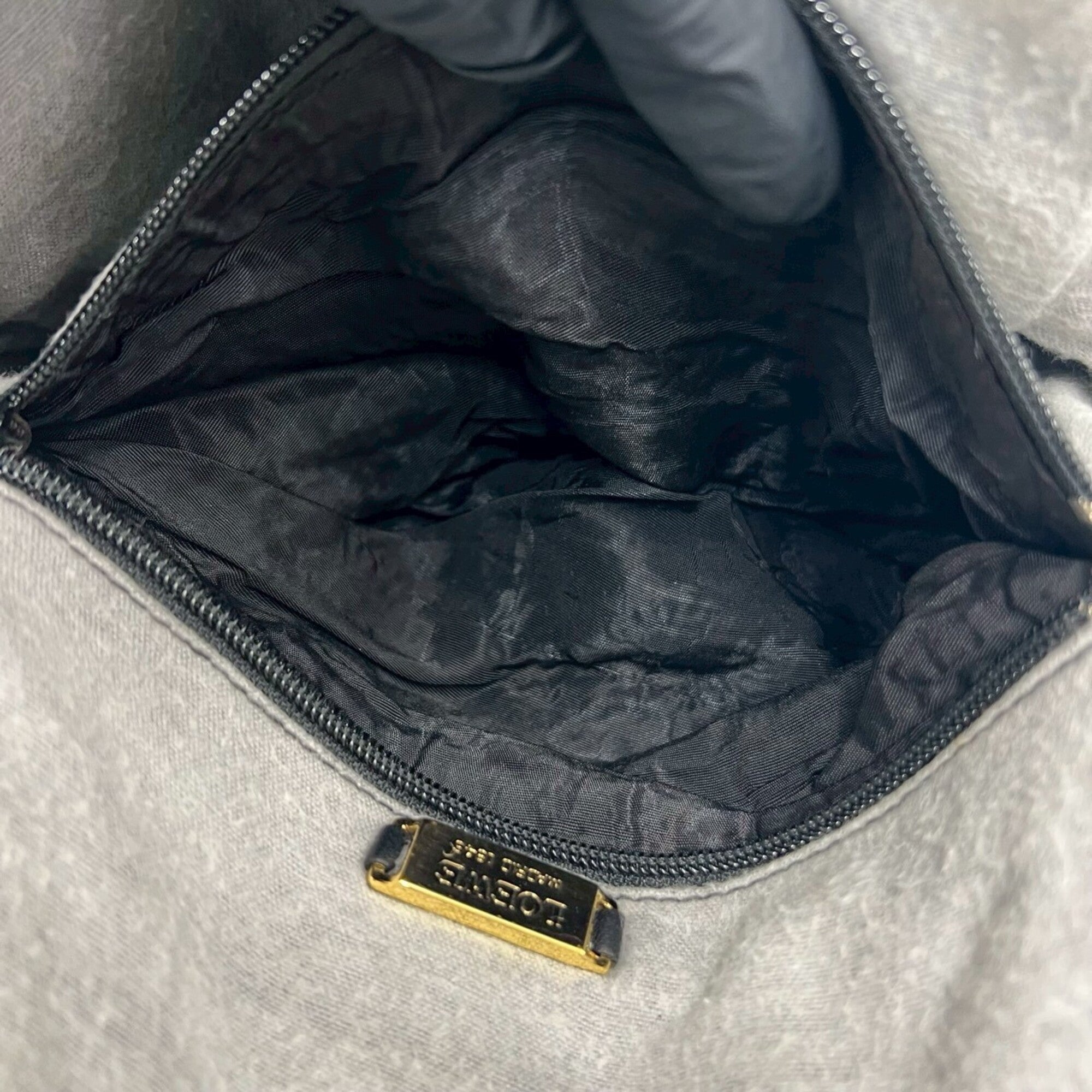 Loewe Black Leather Shoulder Bag Tote Bag (Pre-Owned)