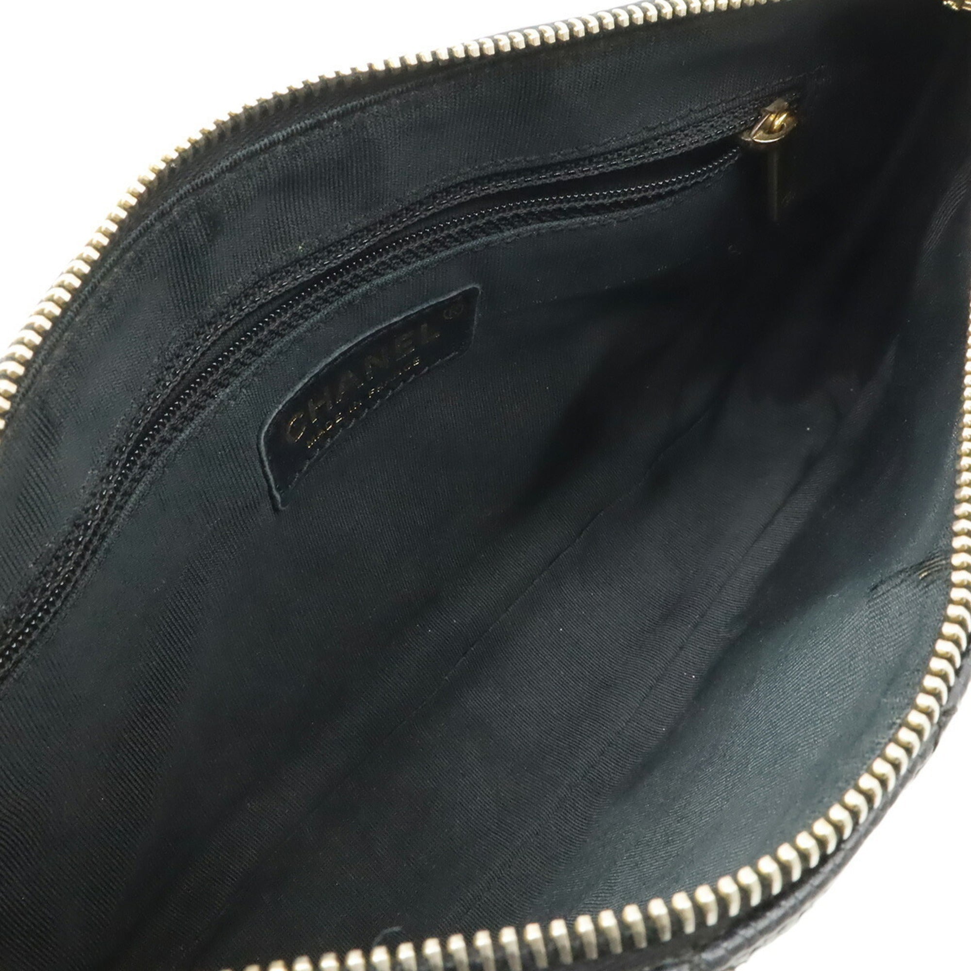Chanel Matelasse Black Grained Calfskin Shoulder Bag (Pre-Owned)