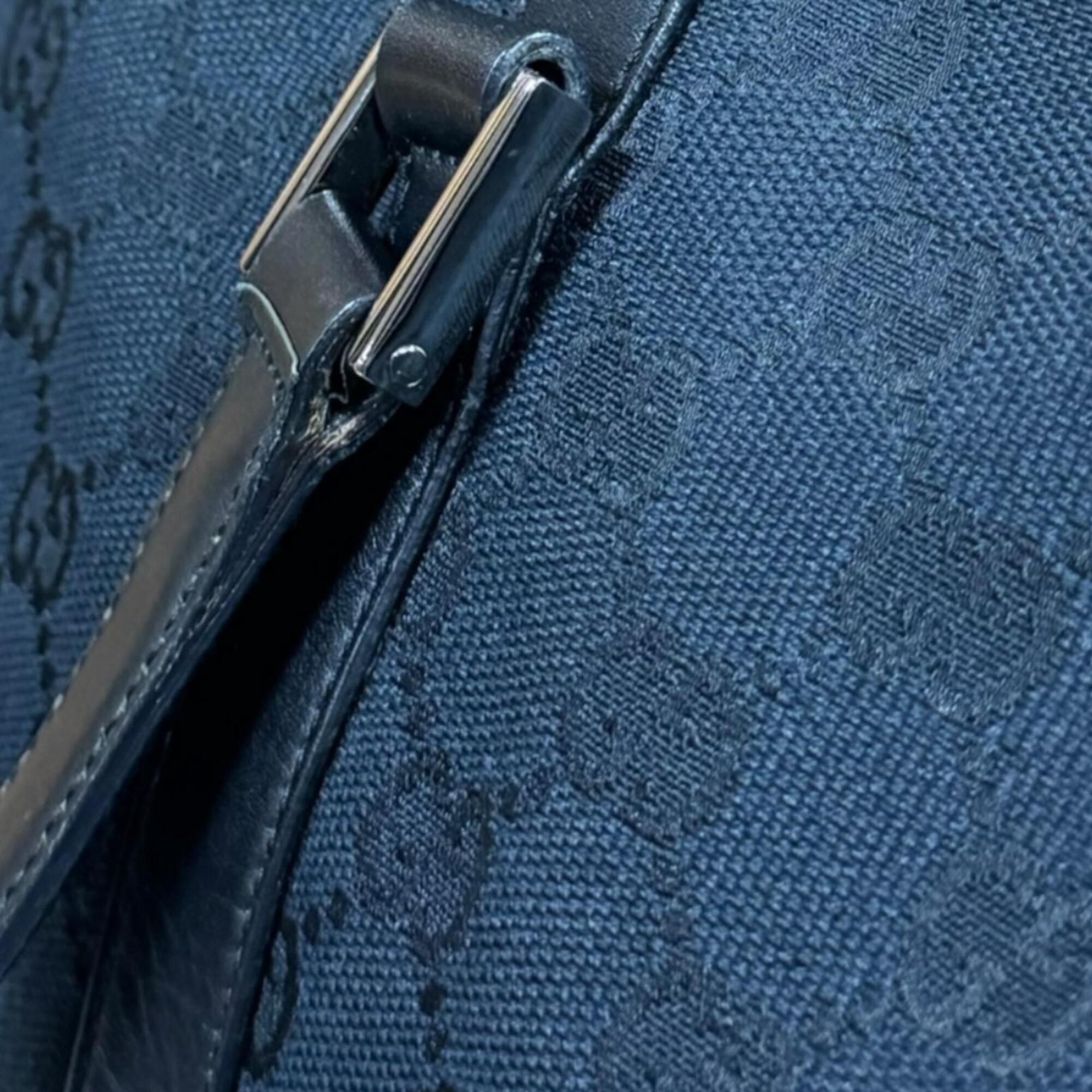Gucci Gg Canvas Black Gg Canvas Shoulder Bag (Pre-Owned)