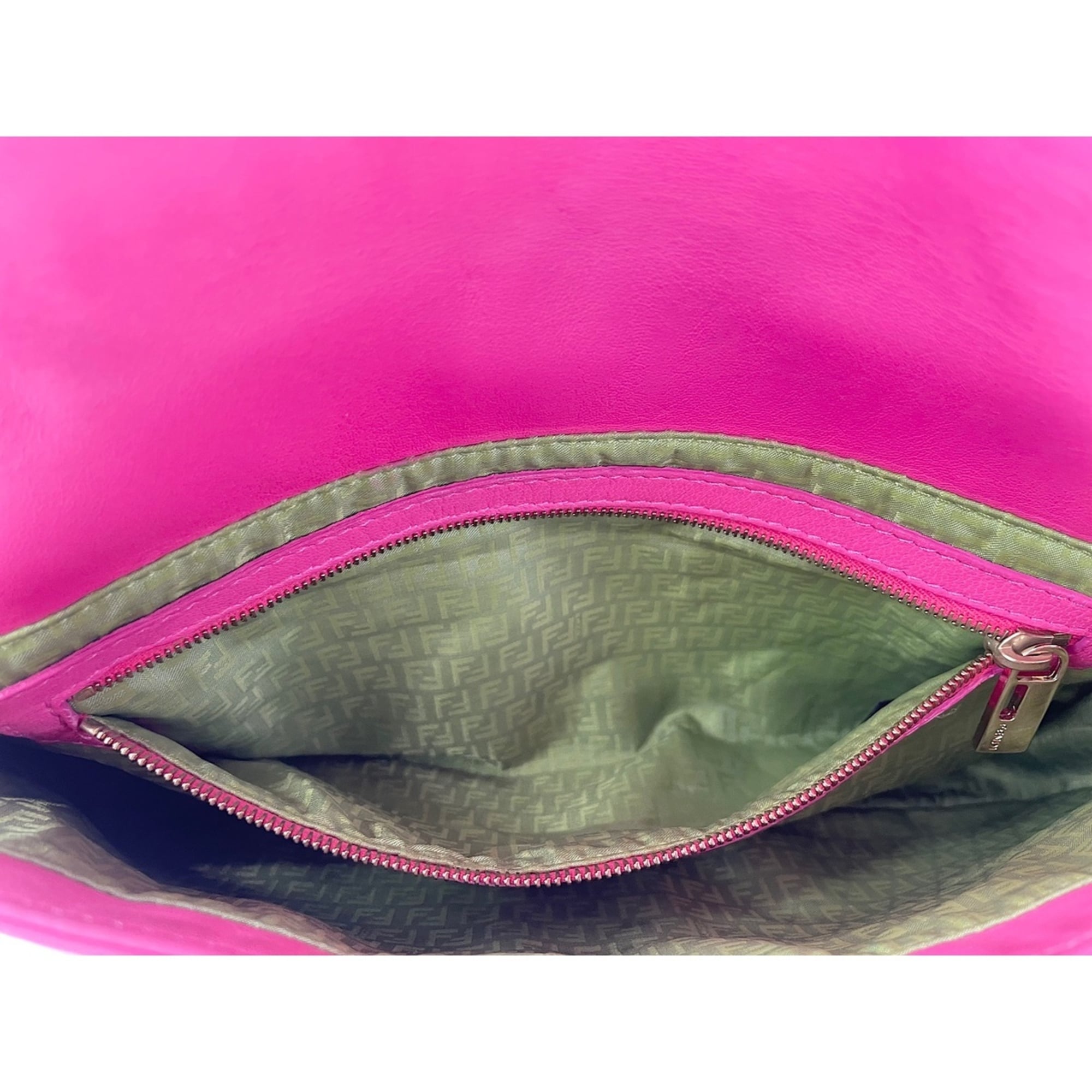 Fendi Pink Shoulder Bag (Pre-Owned)