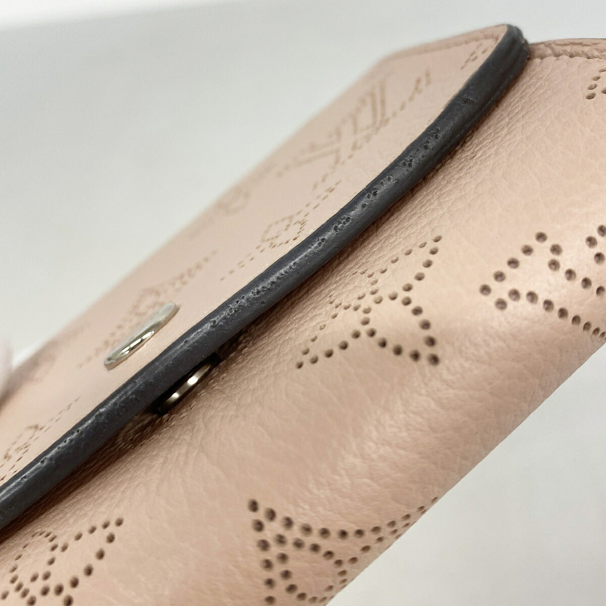 Louis Vuitton Magnolia Wallet (Bi-Fold) (Pre-Owned)