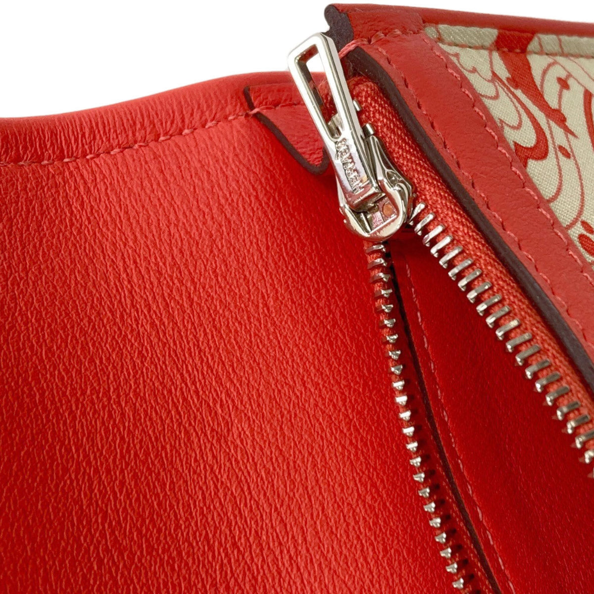 Hermes Beige Red Color Silk Wallet (Bi-Fold) (Pre-Owned)