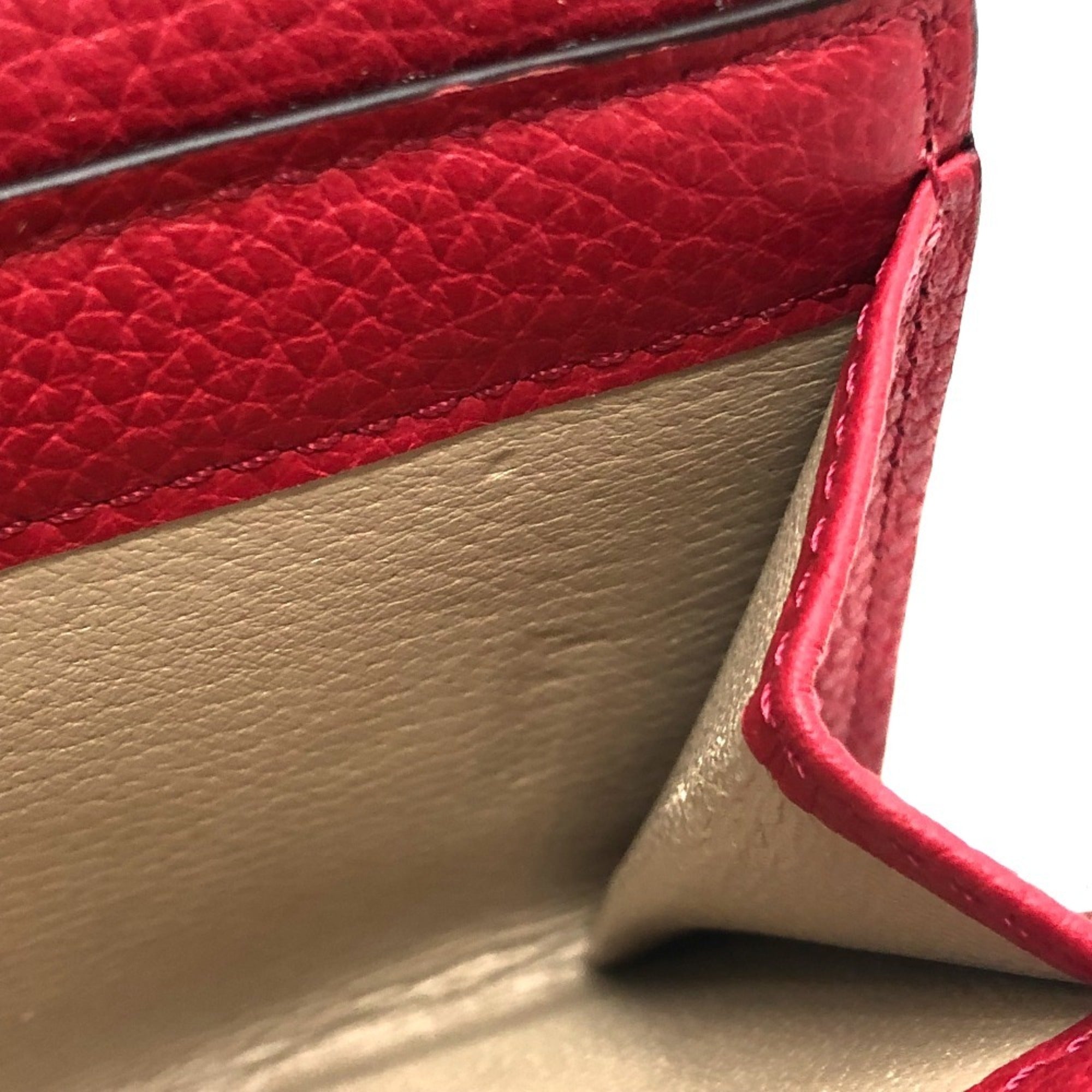 Chloé Red Color Leather Wallet (Bi-Fold) (Pre-Owned)