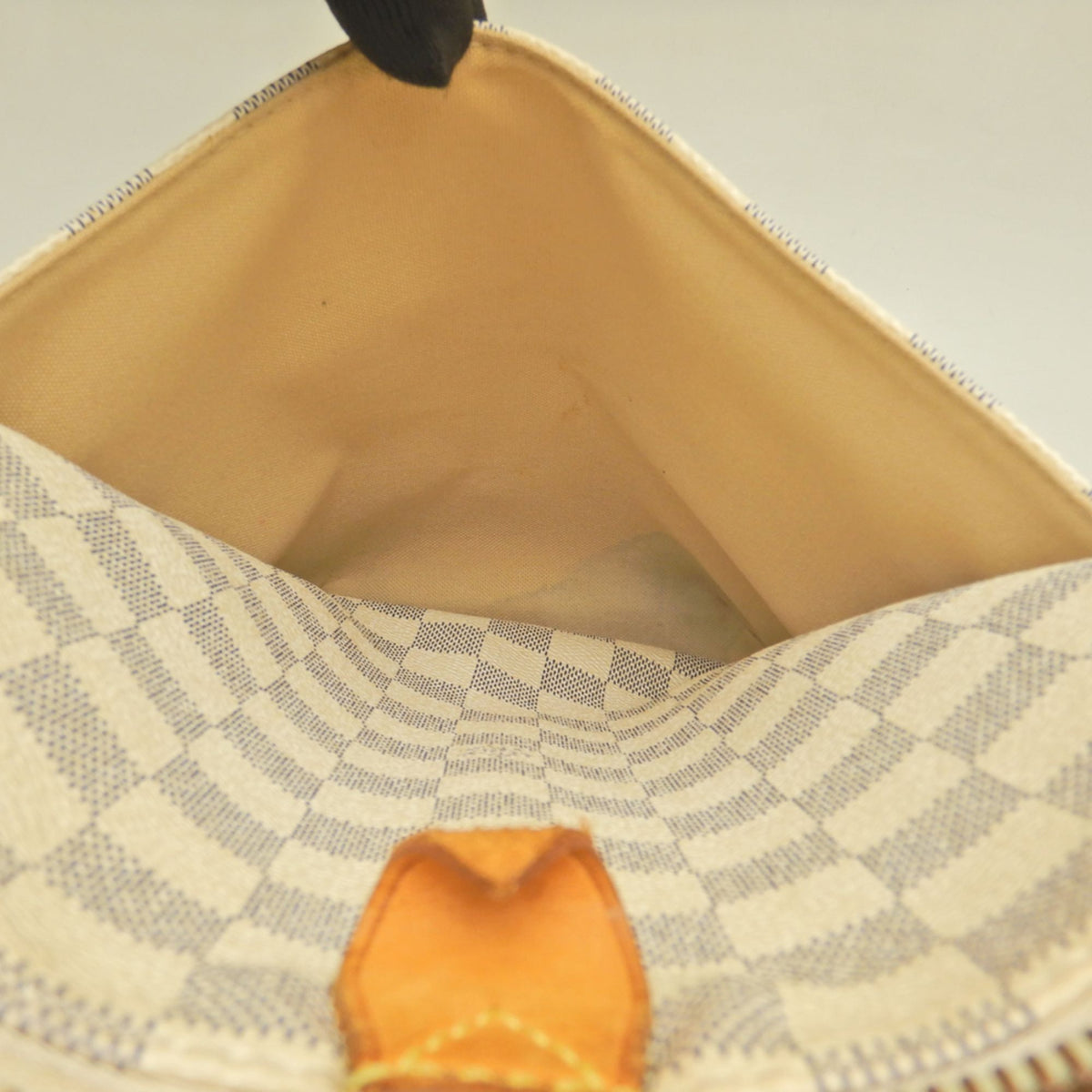 Louis Vuitton Azur White Damier Azur Tote Bag (Pre-Owned)