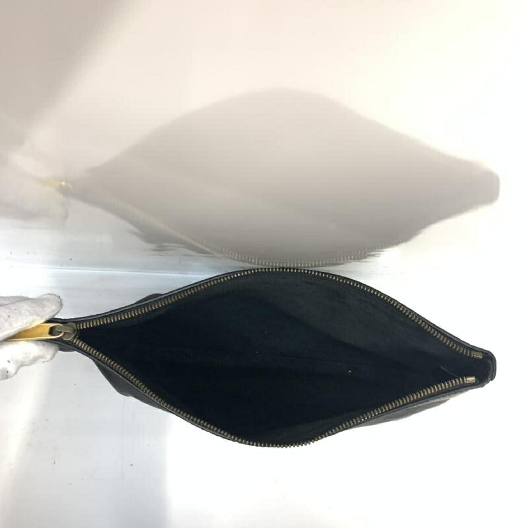Gucci Black Clutch Bag (Pre-Owned)