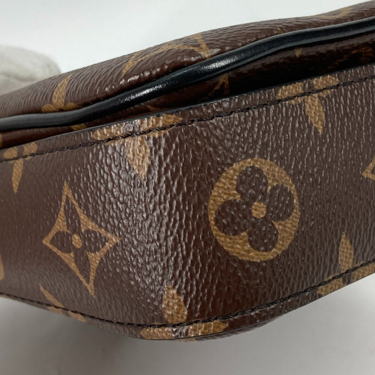 Louis Vuitton Brown Monogram Pochette Shoulder Bag (Pre-Owned)