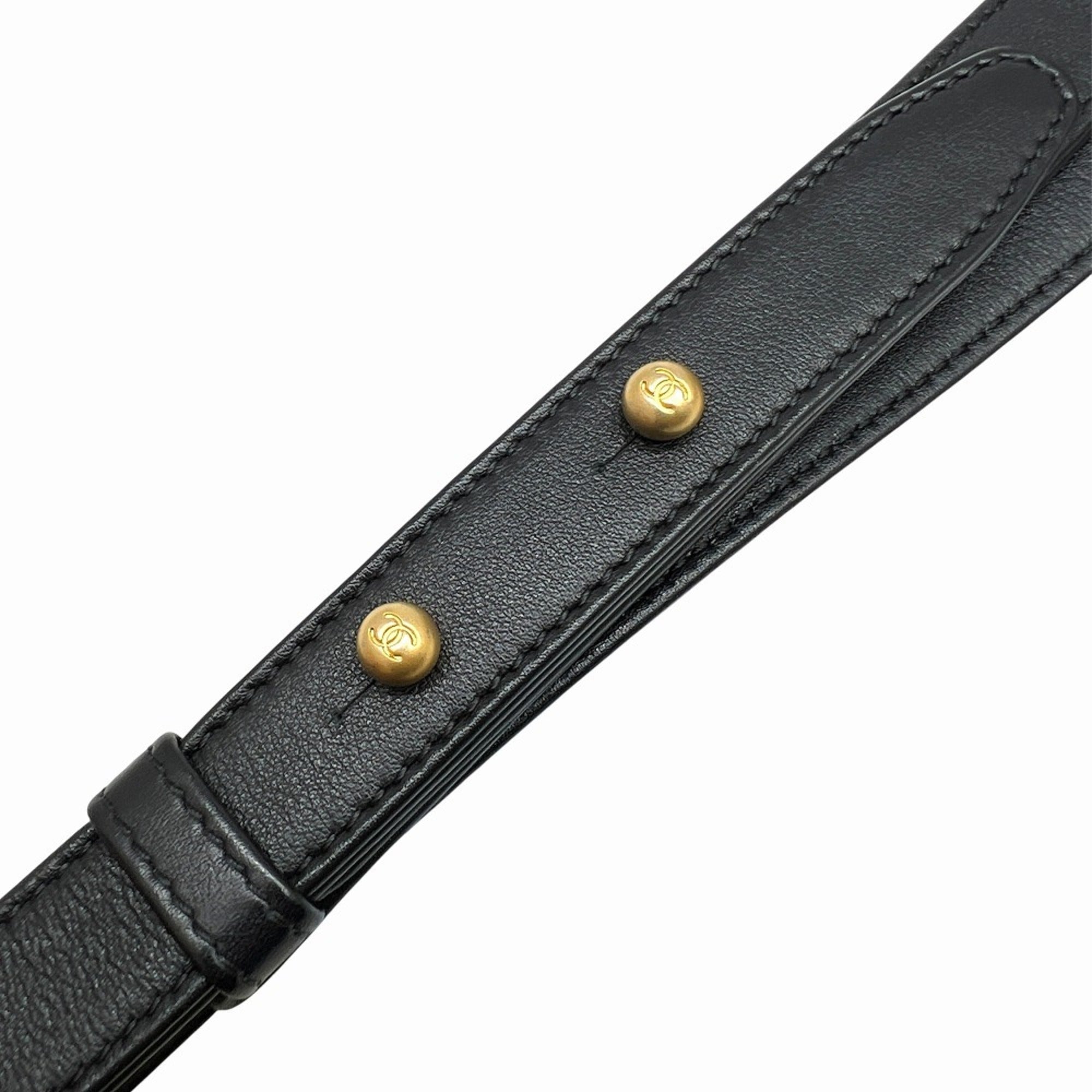 Chanel Matelasse Black Leather Shoulder Bag (Pre-Owned)
