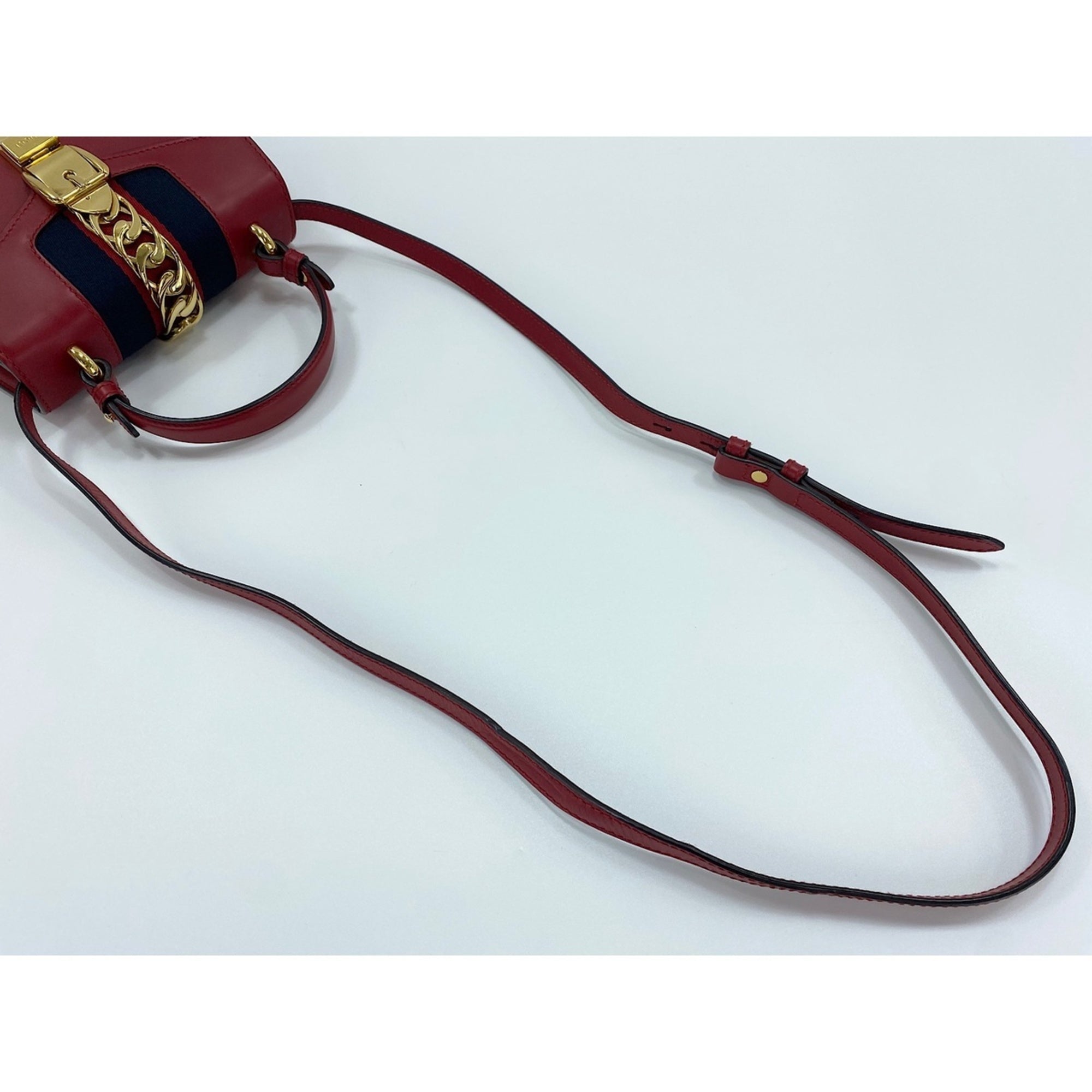 Gucci Red Color Handbag (Pre-Owned)