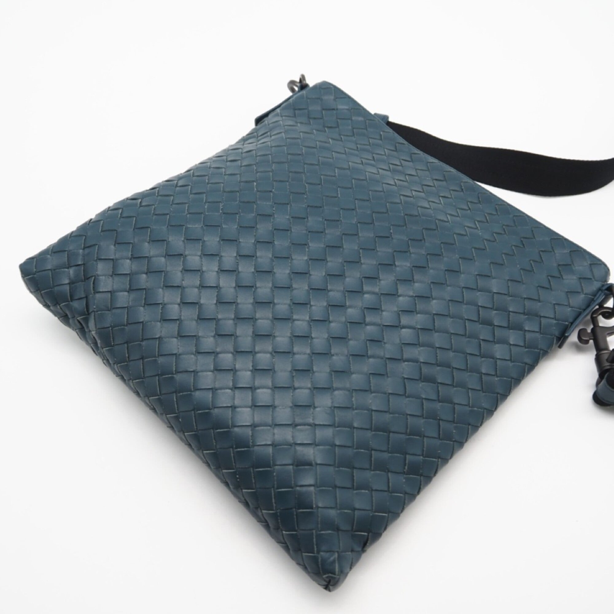 Bottega Veneta Intrecciato Green Leather Shoulder Bag (Pre-Owned)
