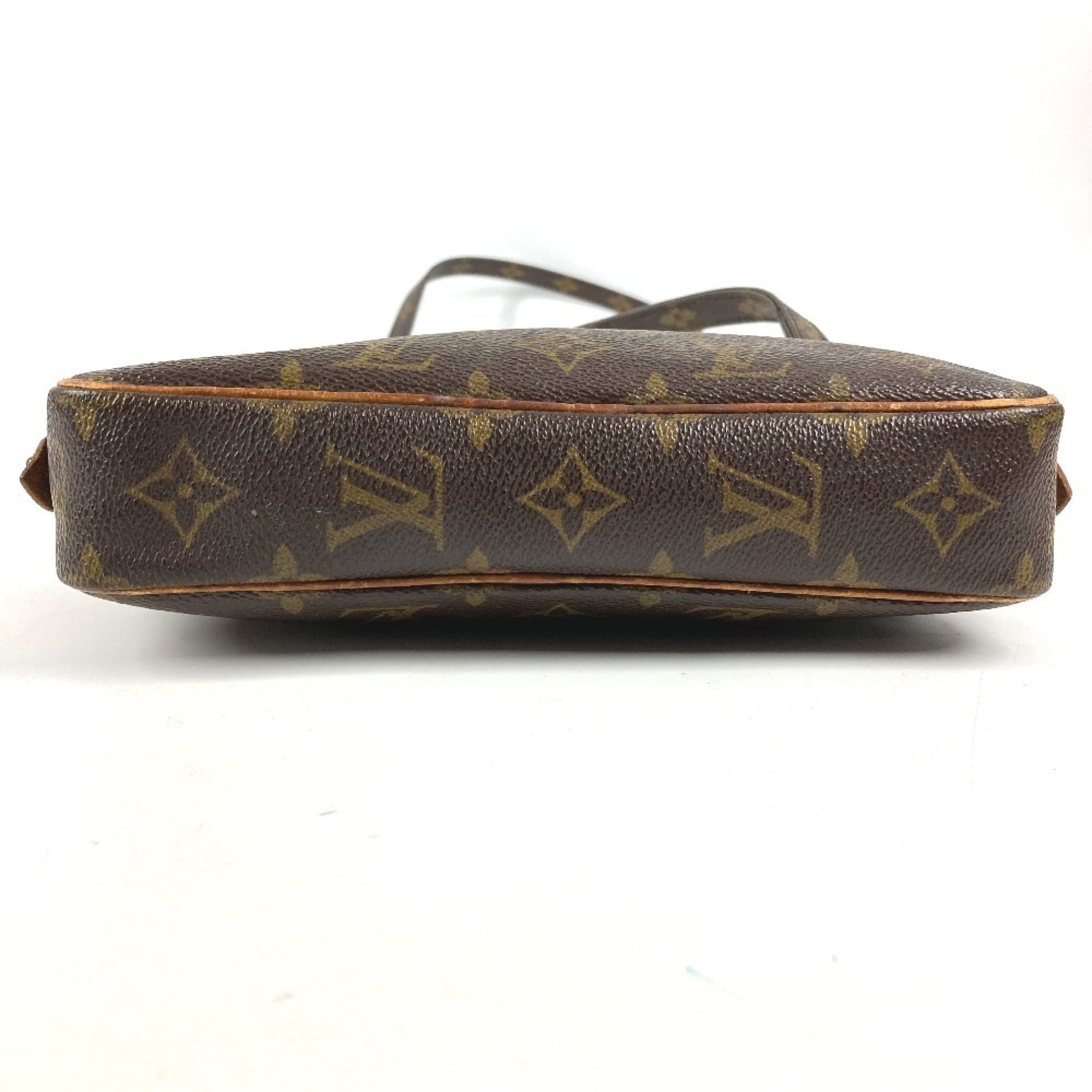 Louis Vuitton Brown Monogram Monogram Pochette Shoulder Bag (Pre-Owned)