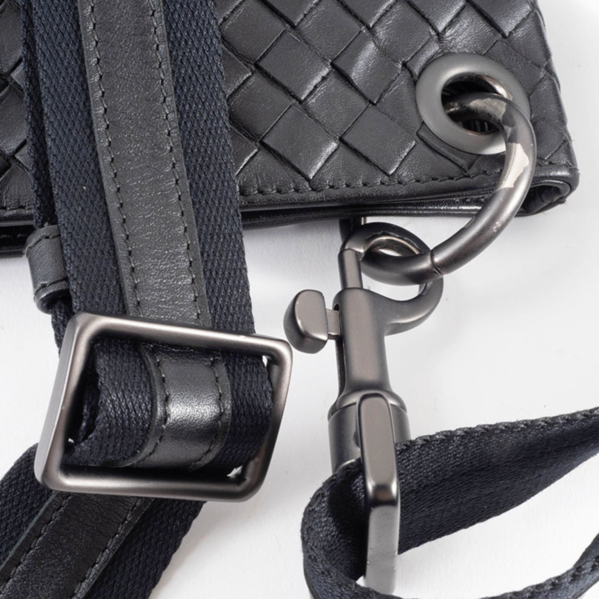 Bottega Veneta Black Leather Shoulder Bag (Pre-Owned)