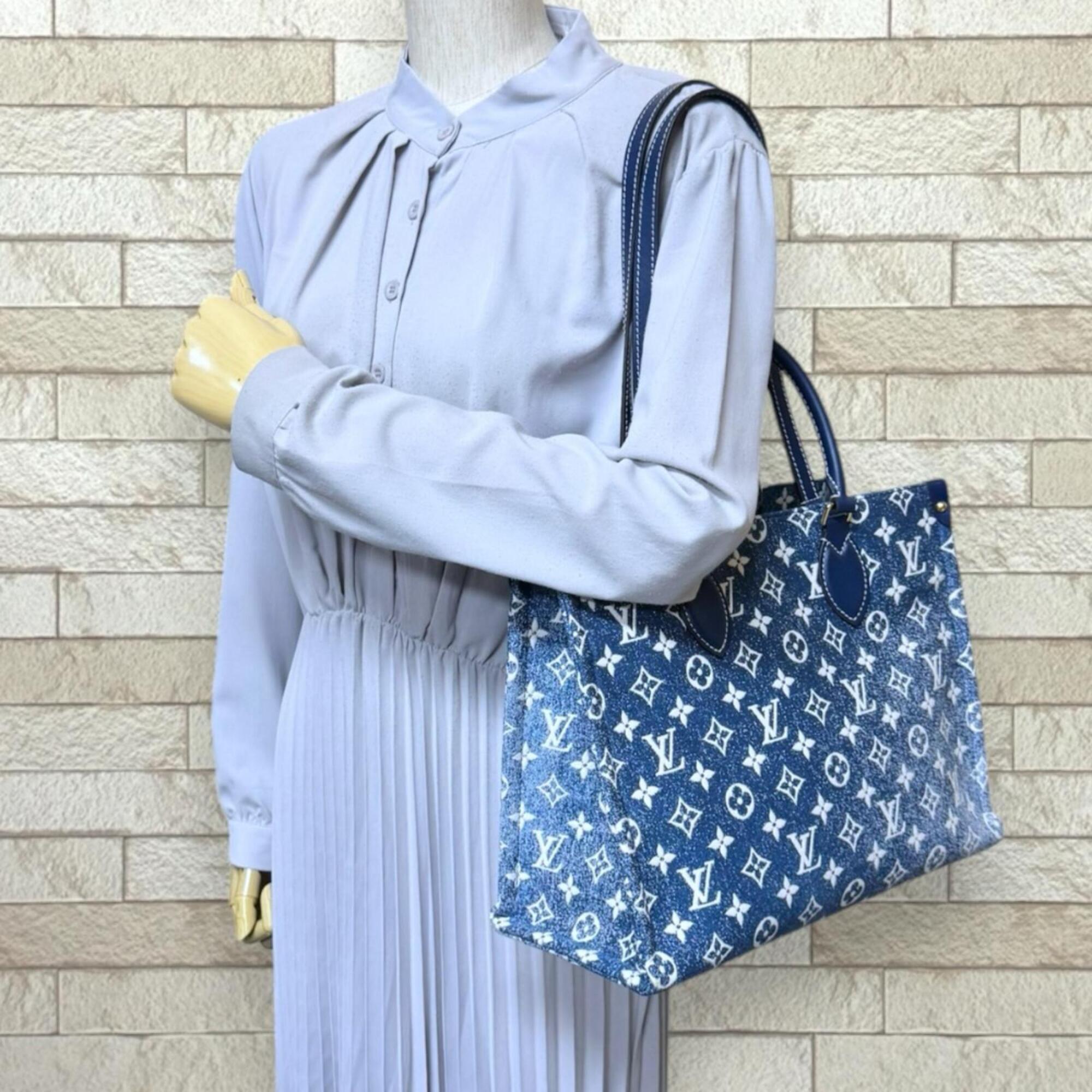 Louis Vuitton Navy Blue Monogram Shoulder Bag (Pre-Owned)