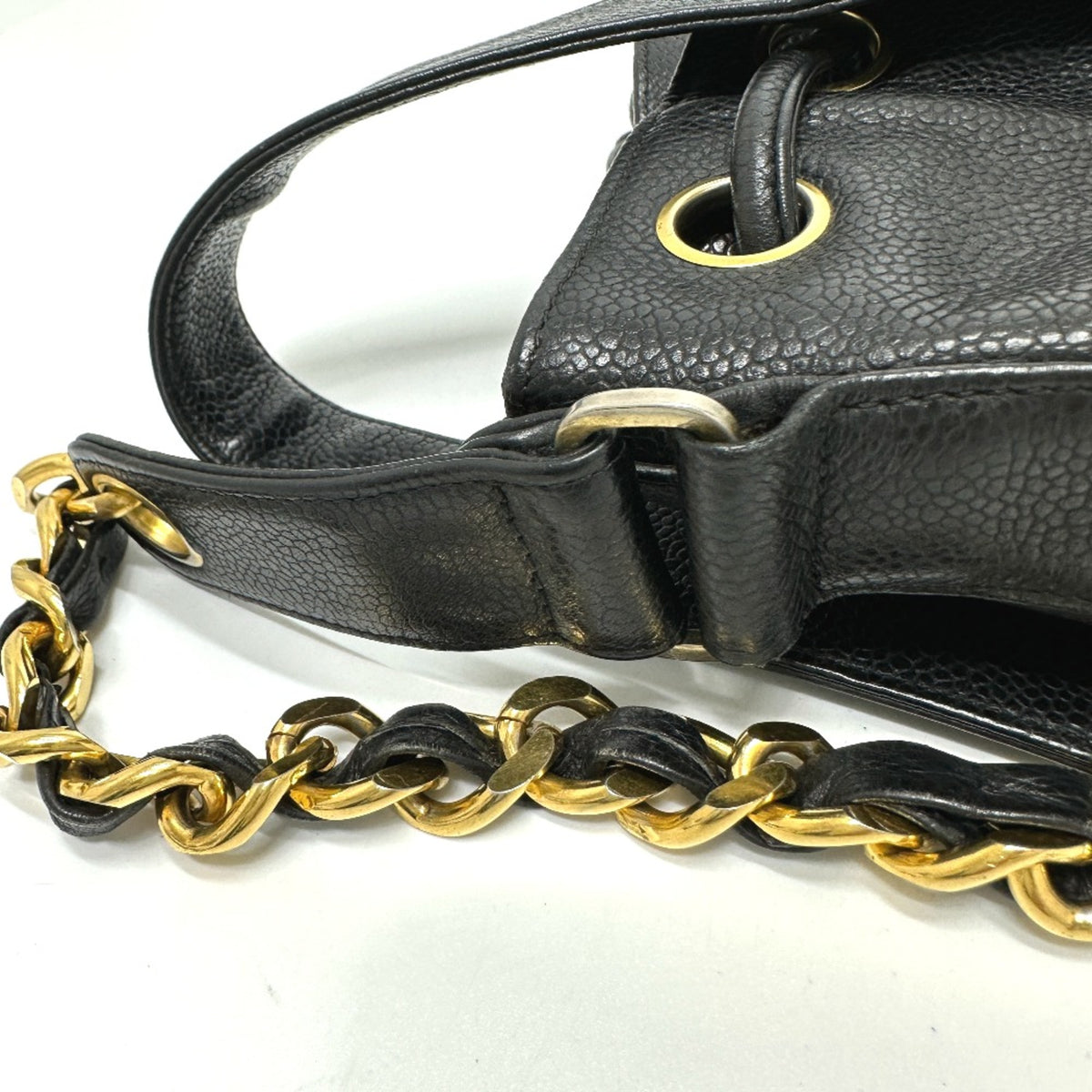 Chanel Black Leather Shoulder Bag (Pre-Owned)