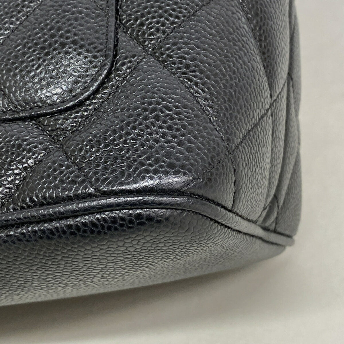 Chanel Black Grained Calfskin Tote Bag (Pre-Owned)