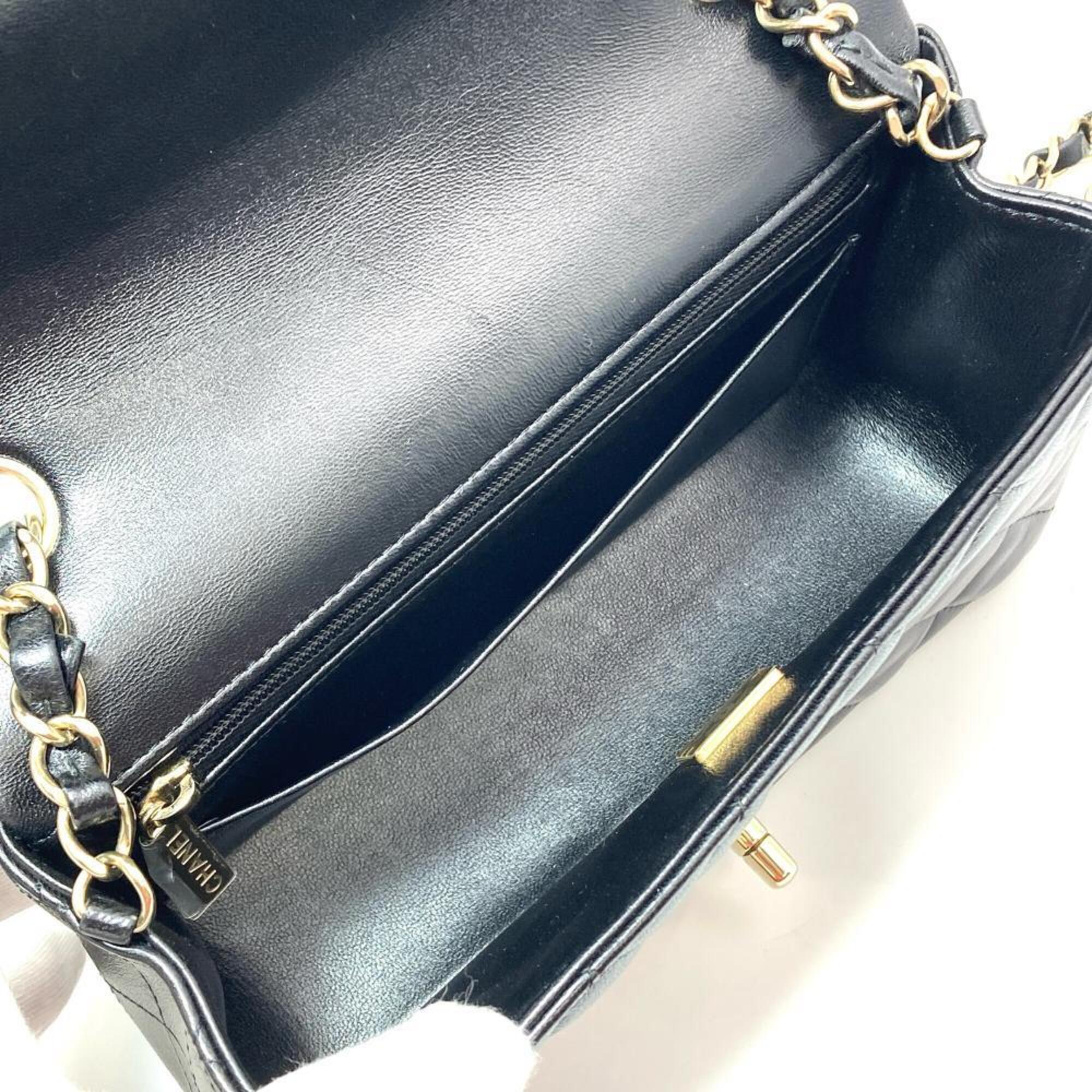 Chanel Black Leather Shoulder Bag (Pre-Owned)