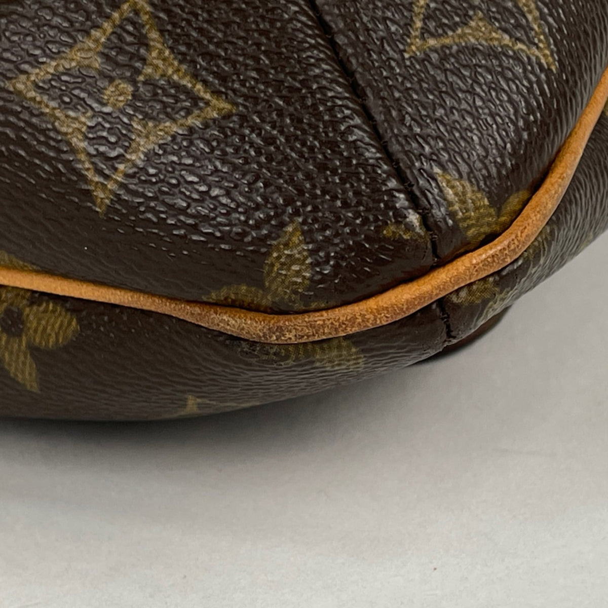 Louis Vuitton Monogram Brown Monogram Shoulder Bag (Pre-Owned)