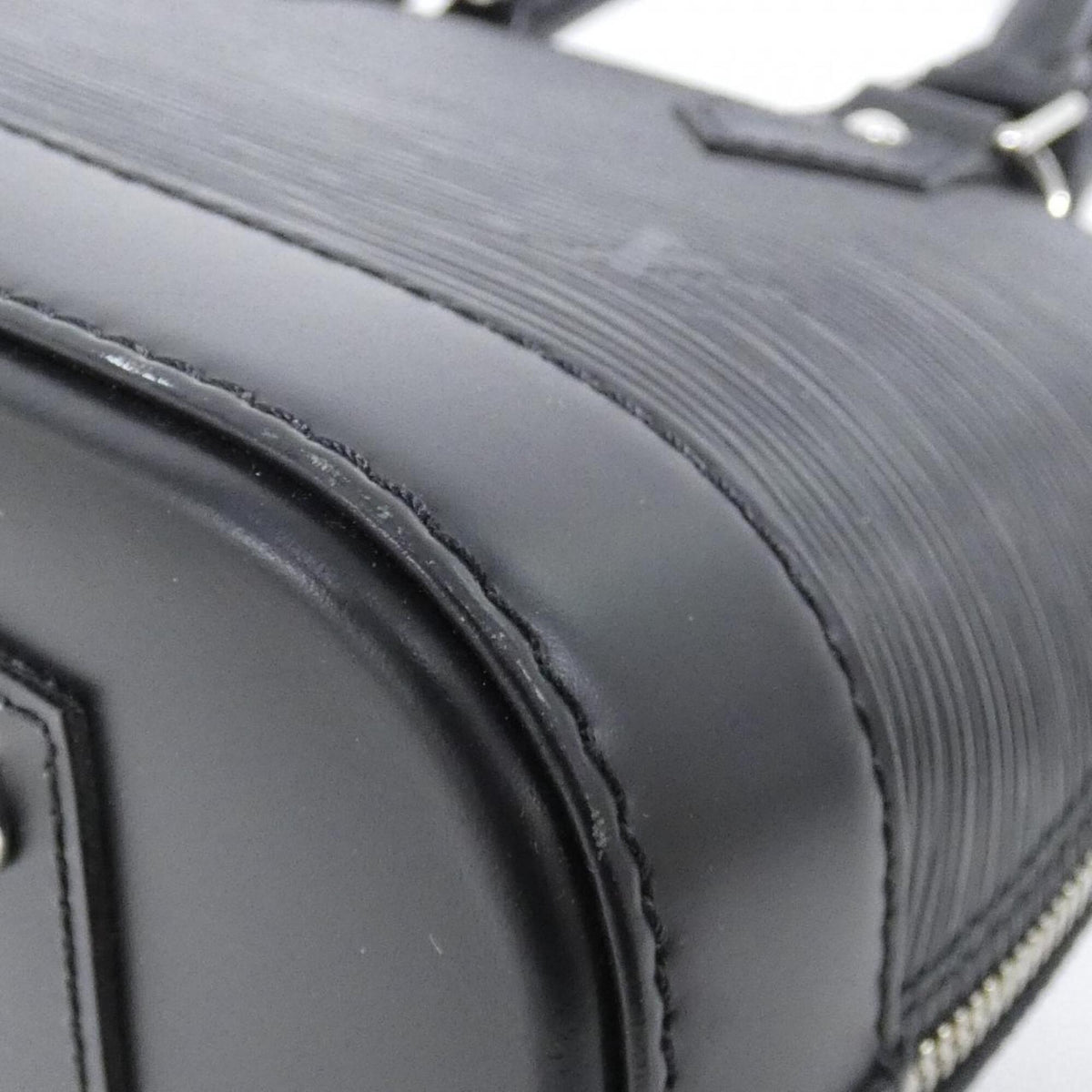 Louis Vuitton Black Leather Handbag (Pre-Owned)
