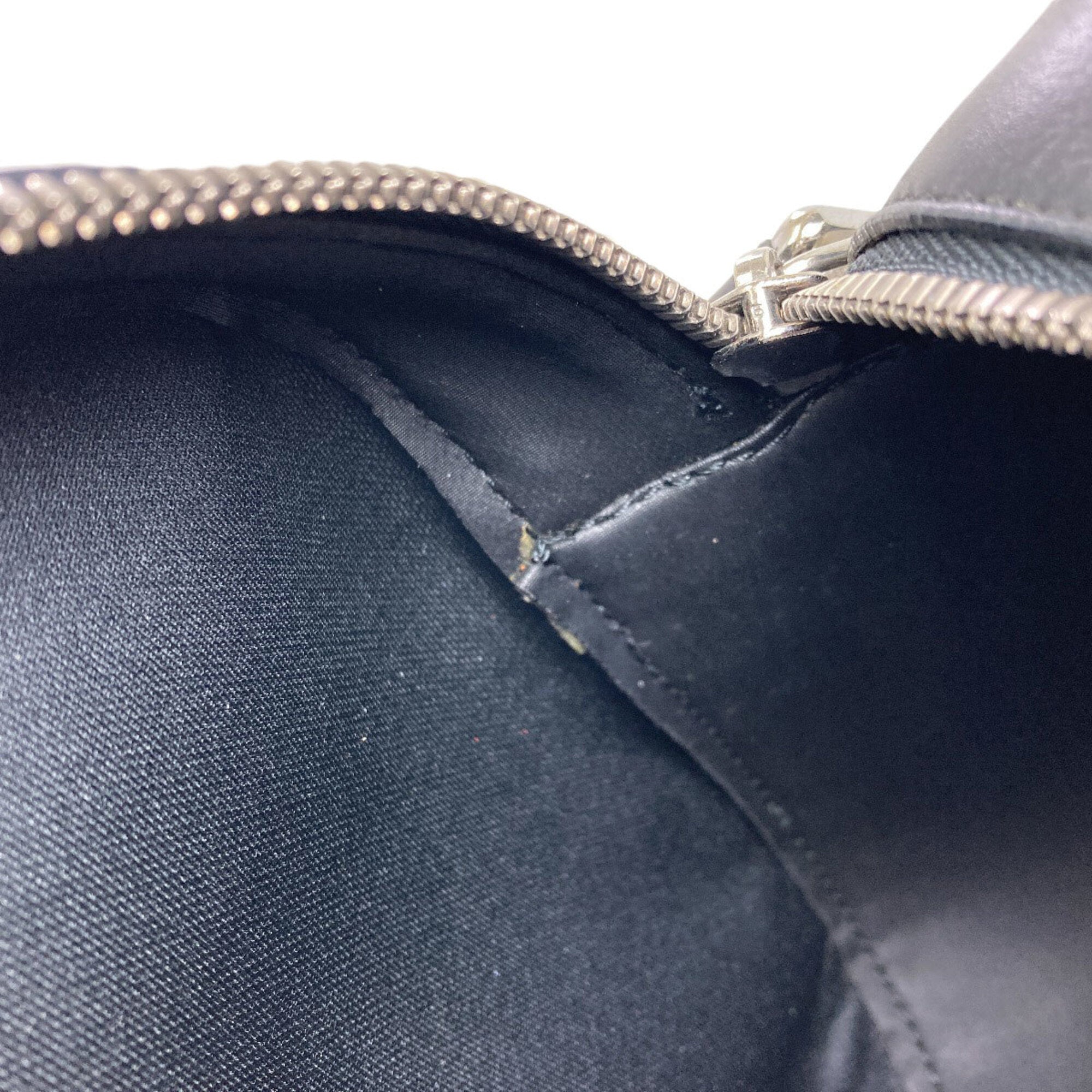 Loewe Black Leather Shoulder Bag (Pre-Owned)