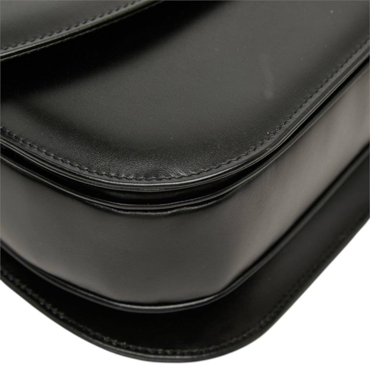 Versace Black Leather Shoulder Bag (Pre-Owned)