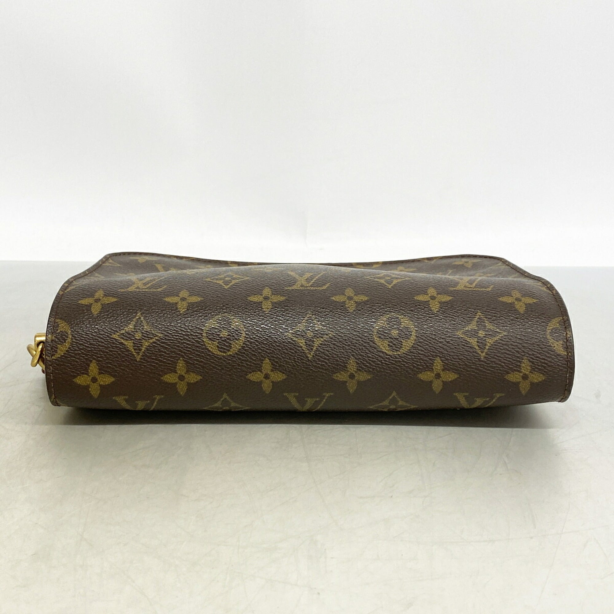 Louis Vuitton Brown Clutch Bag (Pre-Owned)