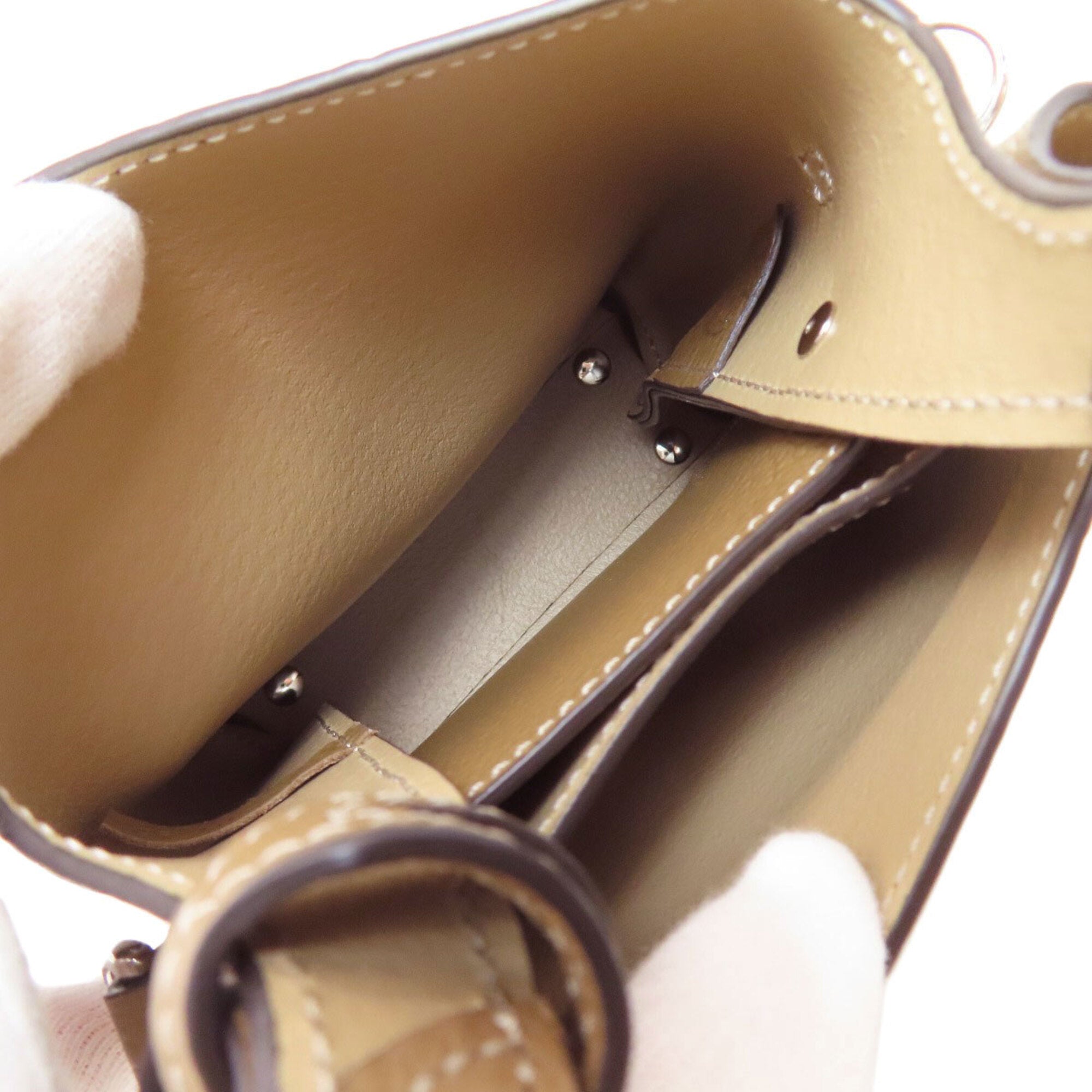 Tod's Brown Leather Handbag (Pre-Owned)