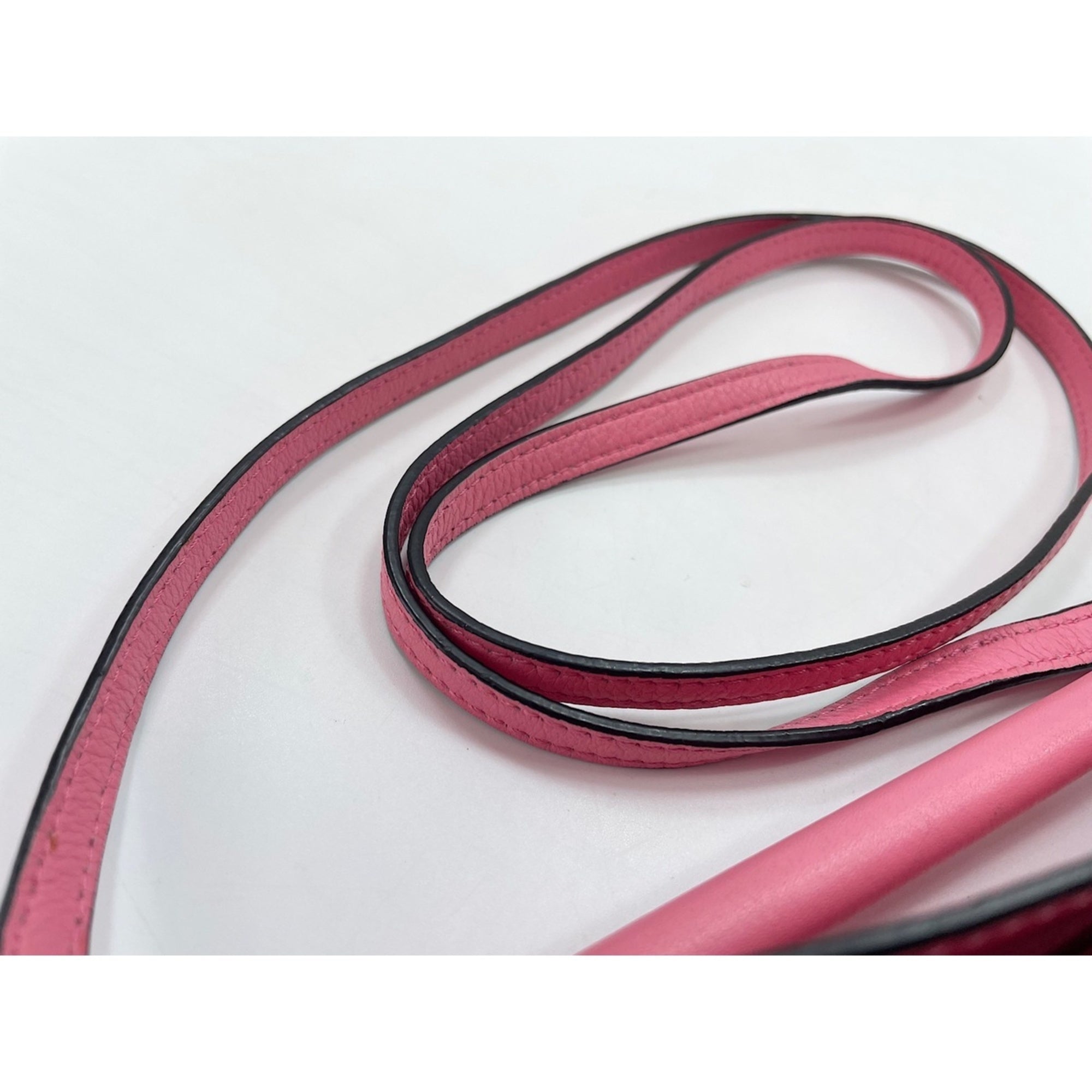 Loewe Pink Shoulder Bag (Pre-Owned)