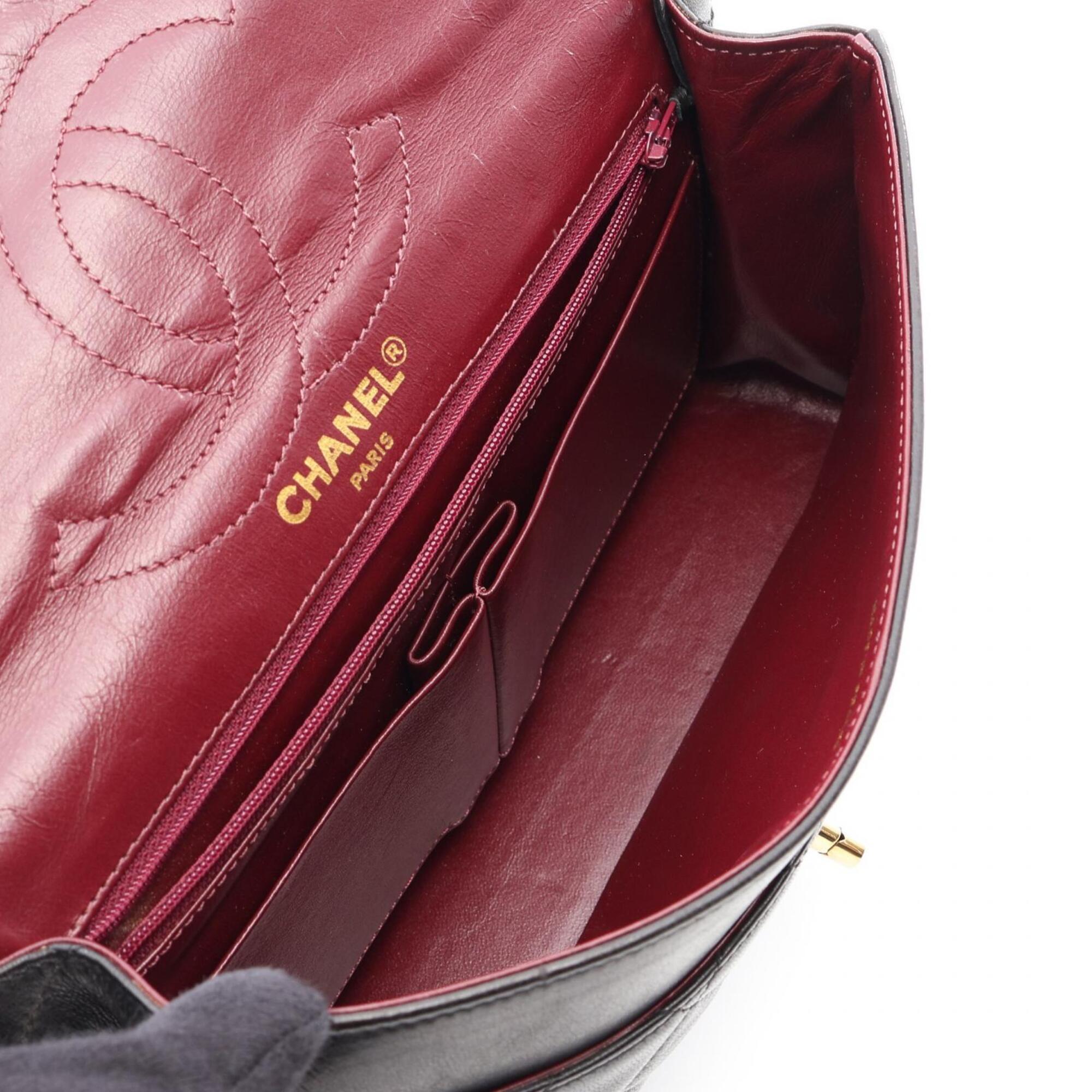 Chanel Black Leather Handbag Shoulder Bag (Pre-Owned)
