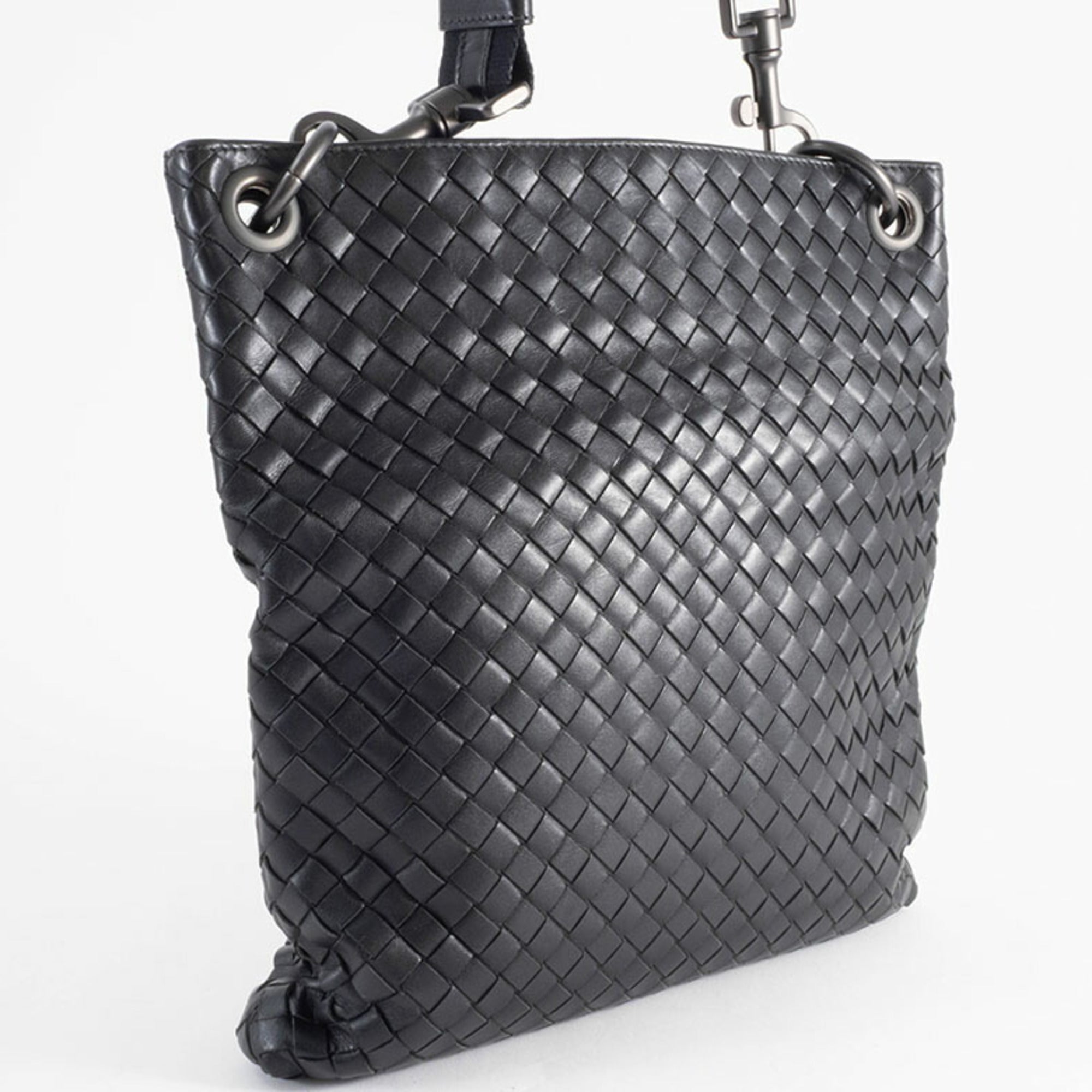 Bottega Veneta Black Leather Shoulder Bag (Pre-Owned)