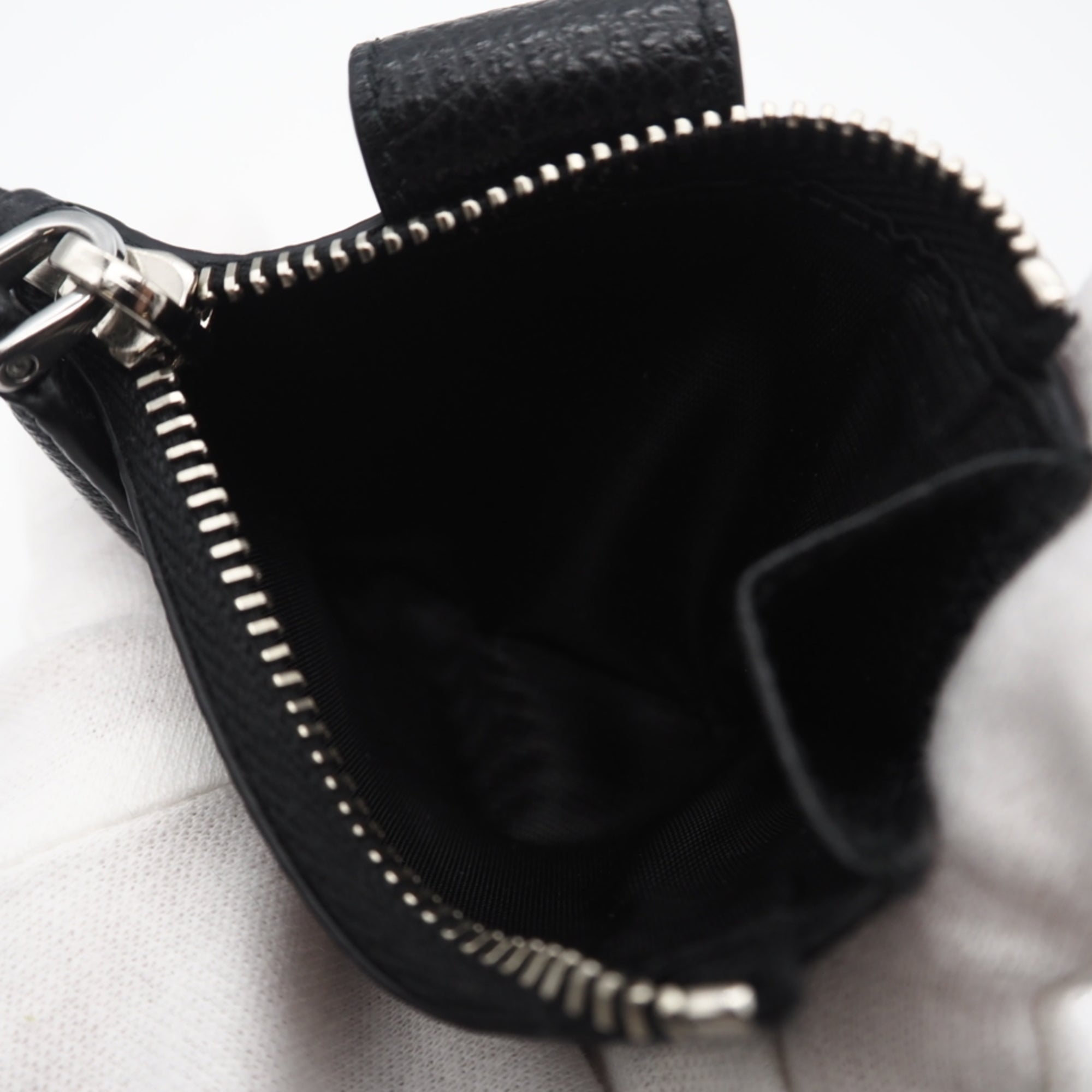 Prada Black Leather Wallet (Bi-Fold) (Pre-Owned)