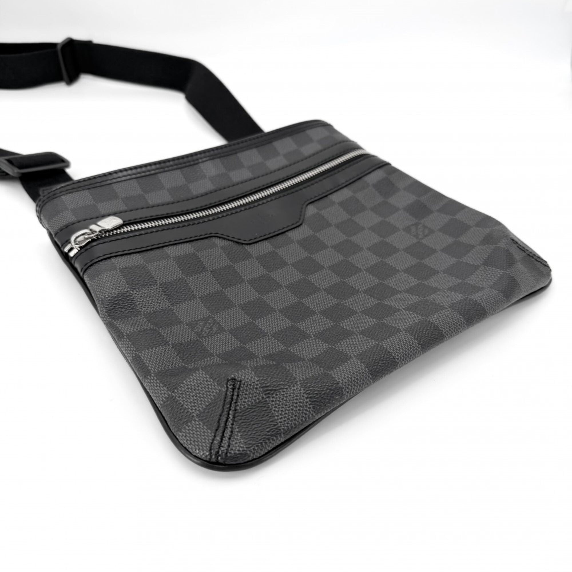 Louis Vuitton Black Damier Graphite Damier Graphite Shoulder Bag (Pre-Owned)