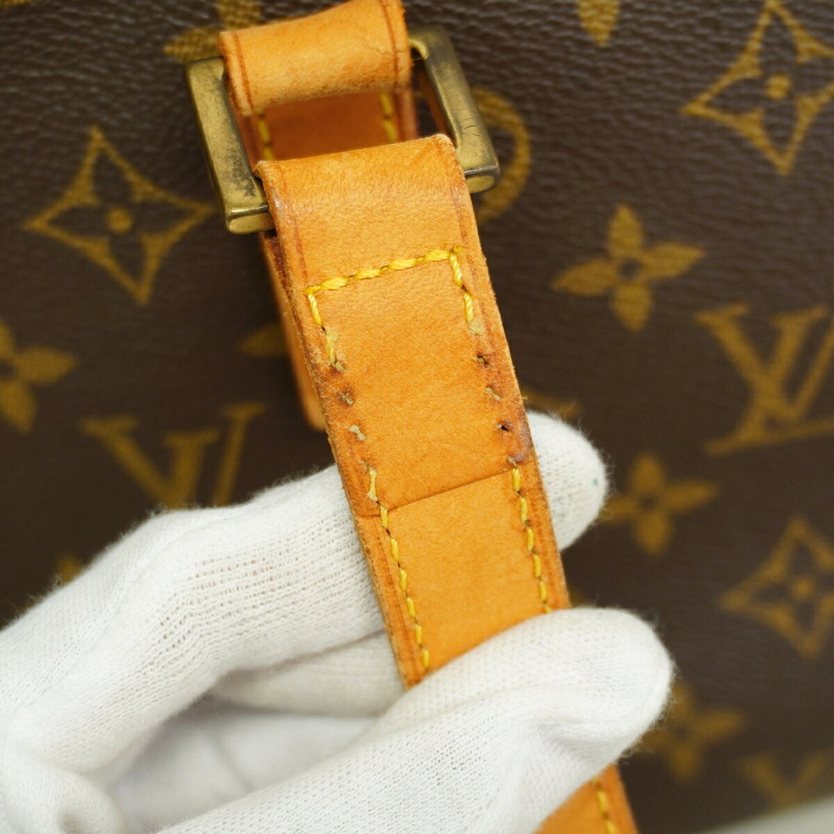 Louis Vuitton Brown Shoulder Bag (Pre-Owned)