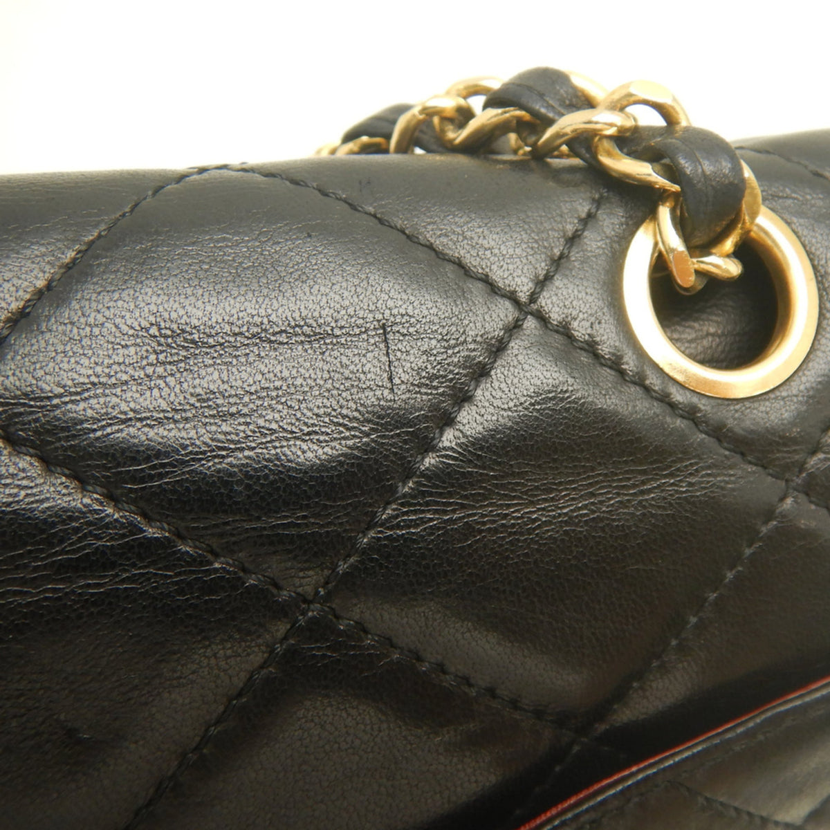 Chanel Black Leather Shoulder Bag (Pre-Owned)