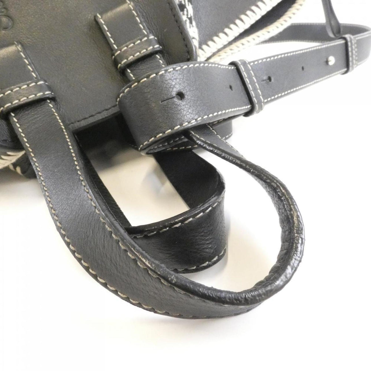 Loewe Black White Wool Leather Shoulder Bag (Pre-Owned)