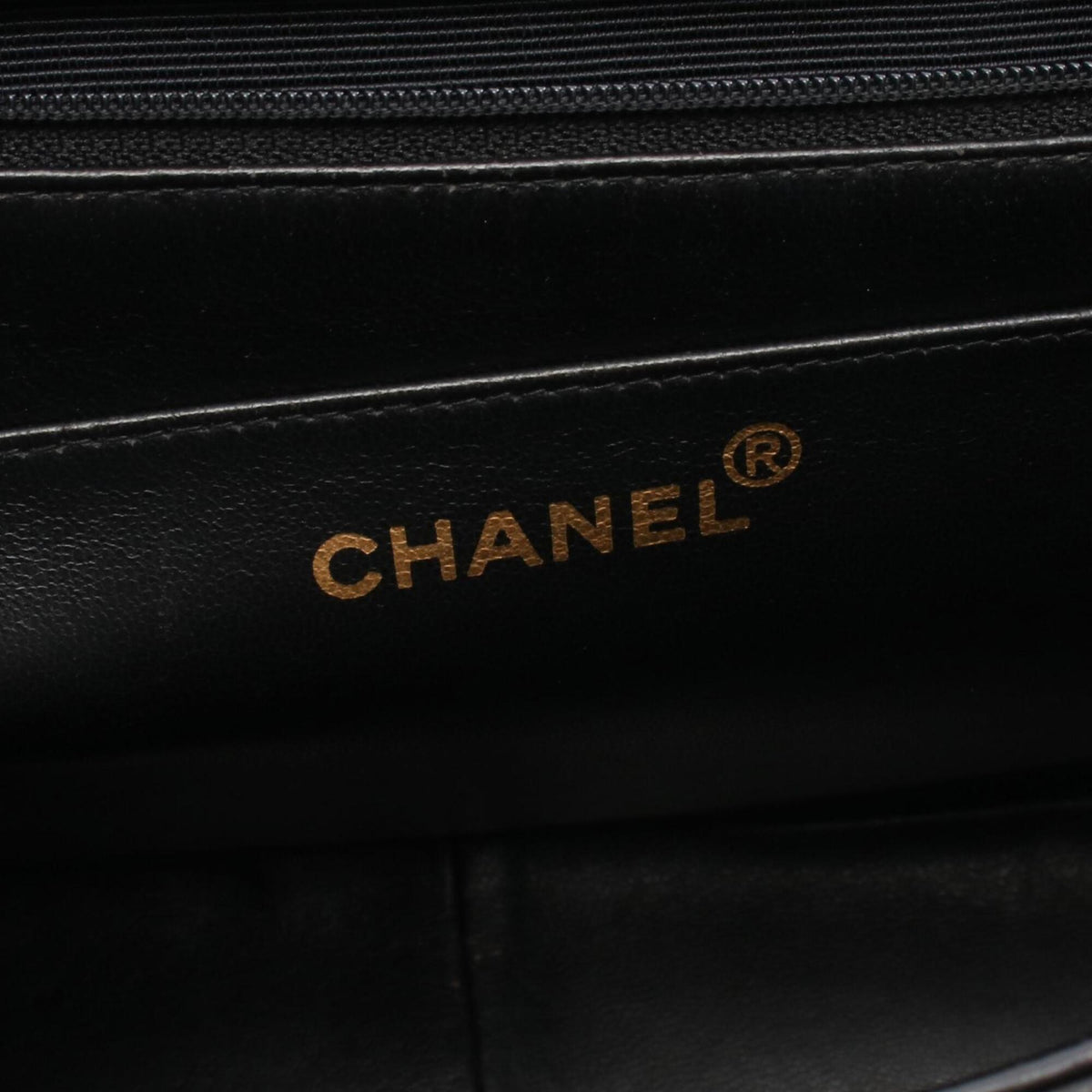 Chanel Black Leather Handbag Shoulder Bag (Pre-Owned)