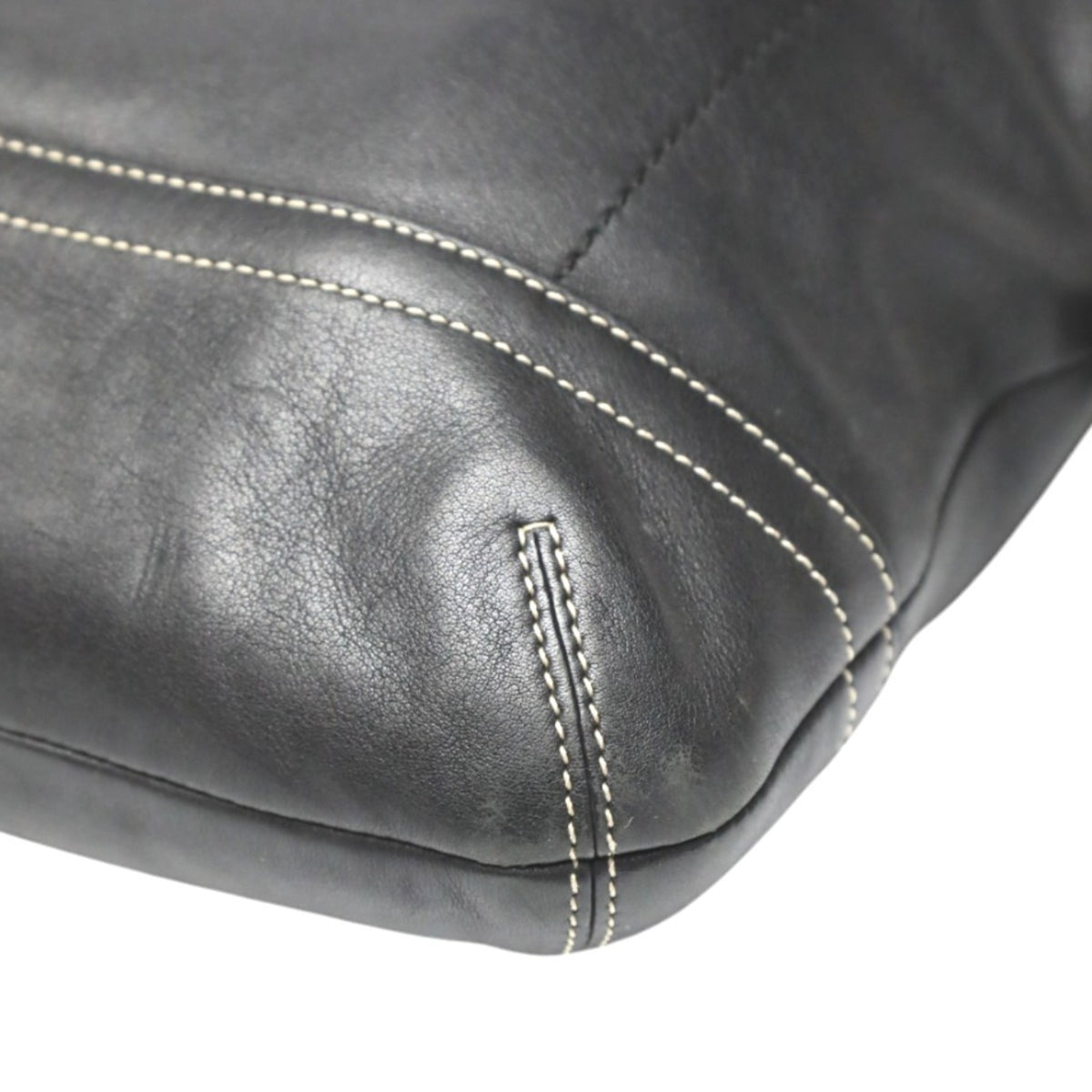 Coach Black Leather Shoulder Bag (Pre-Owned)