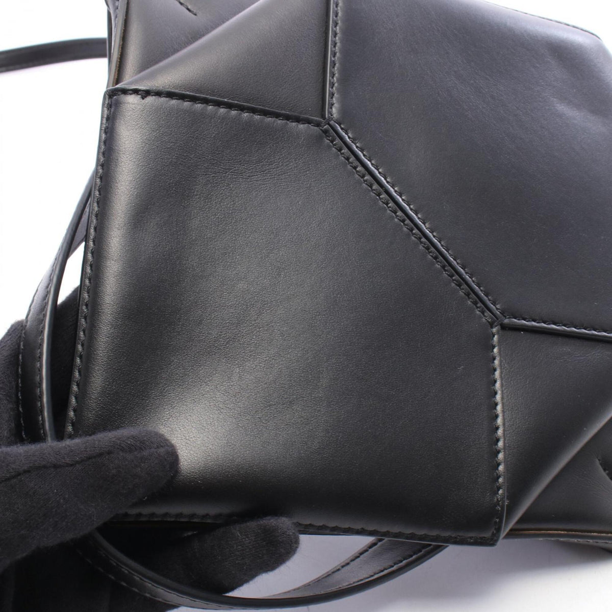 Loewe Black Leather Handbag (Pre-Owned)