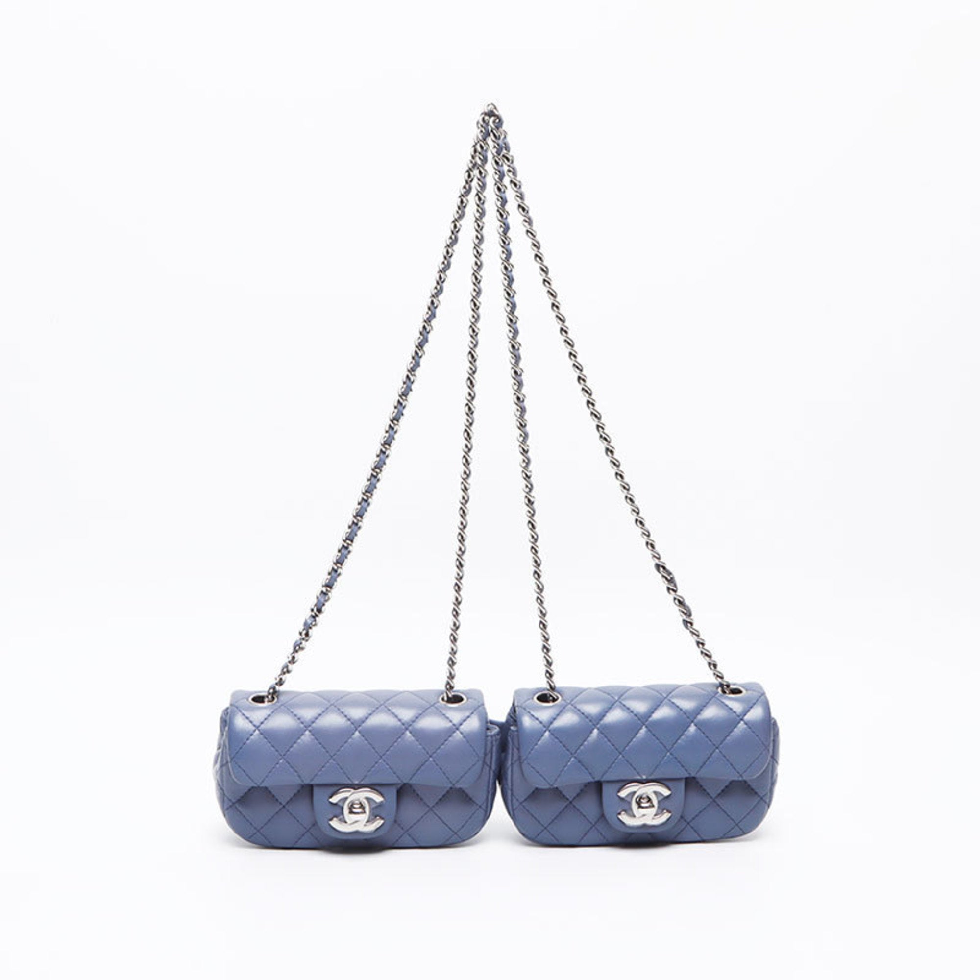 Chanel Blue Leather Shoulder Bag (Pre-Owned)